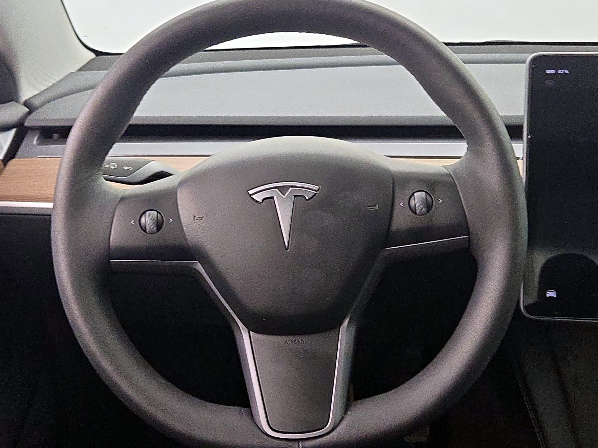 Thumbnail: 2023 Tesla Model 3 - 10