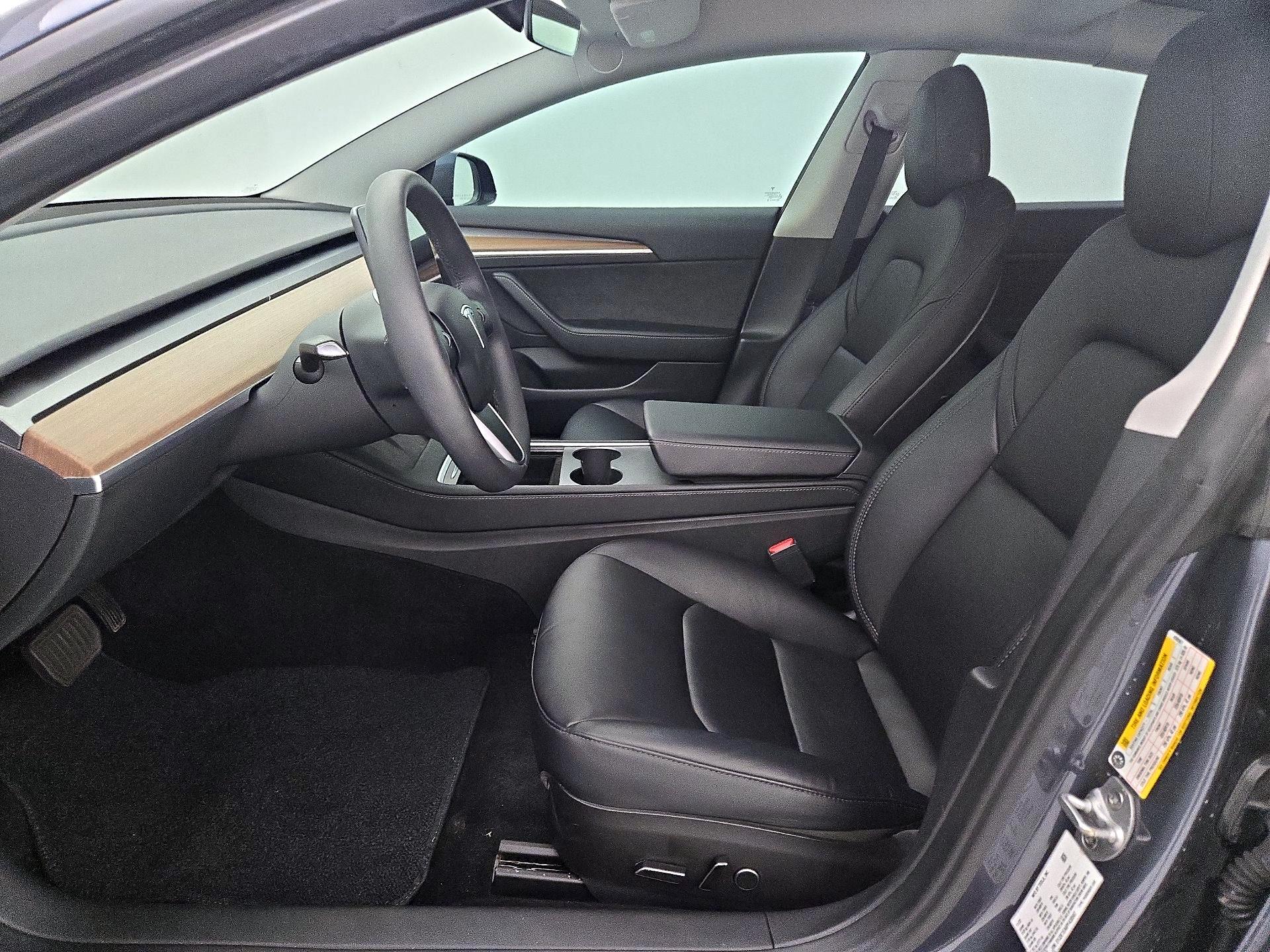 Thumbnail: 2023 Tesla Model 3 - 11