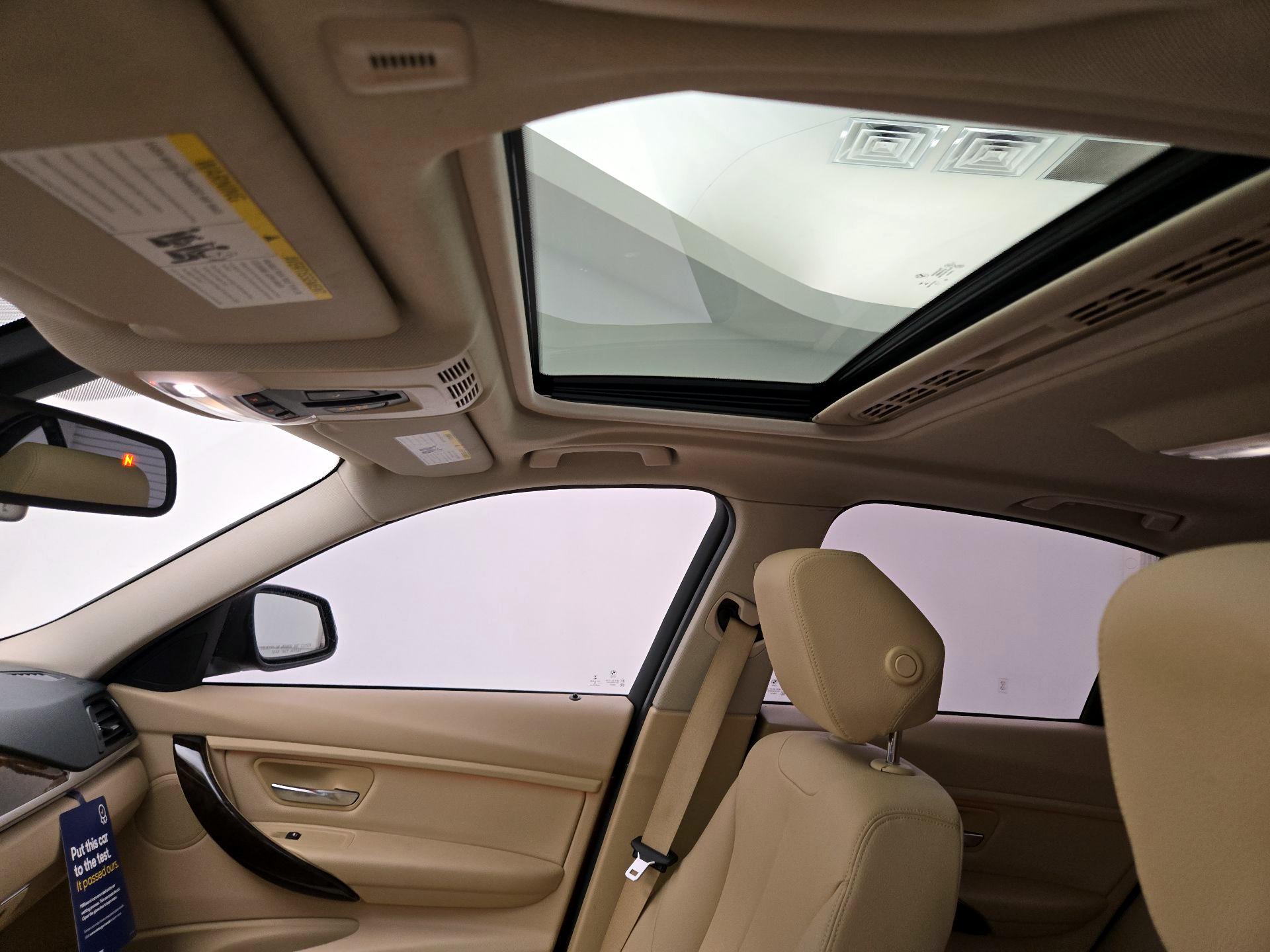 Thumbnail: 2015 BMW 3 Series - 18