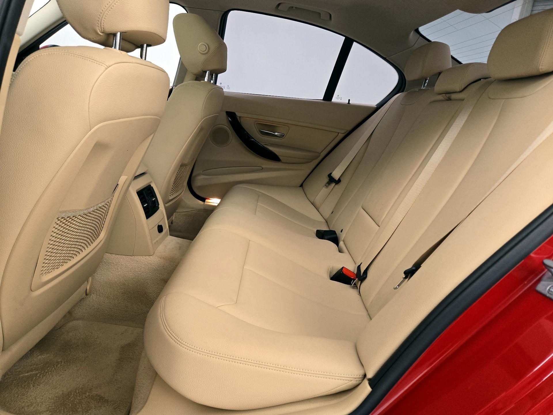 Thumbnail: 2015 BMW 3 Series - 19