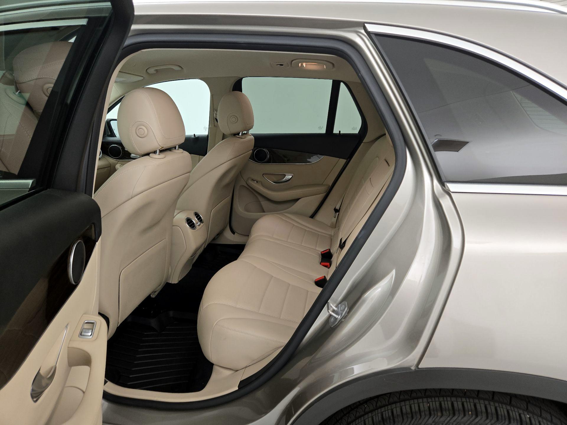 Thumbnail: 2020 Mercedes-Benz GLC - 19
