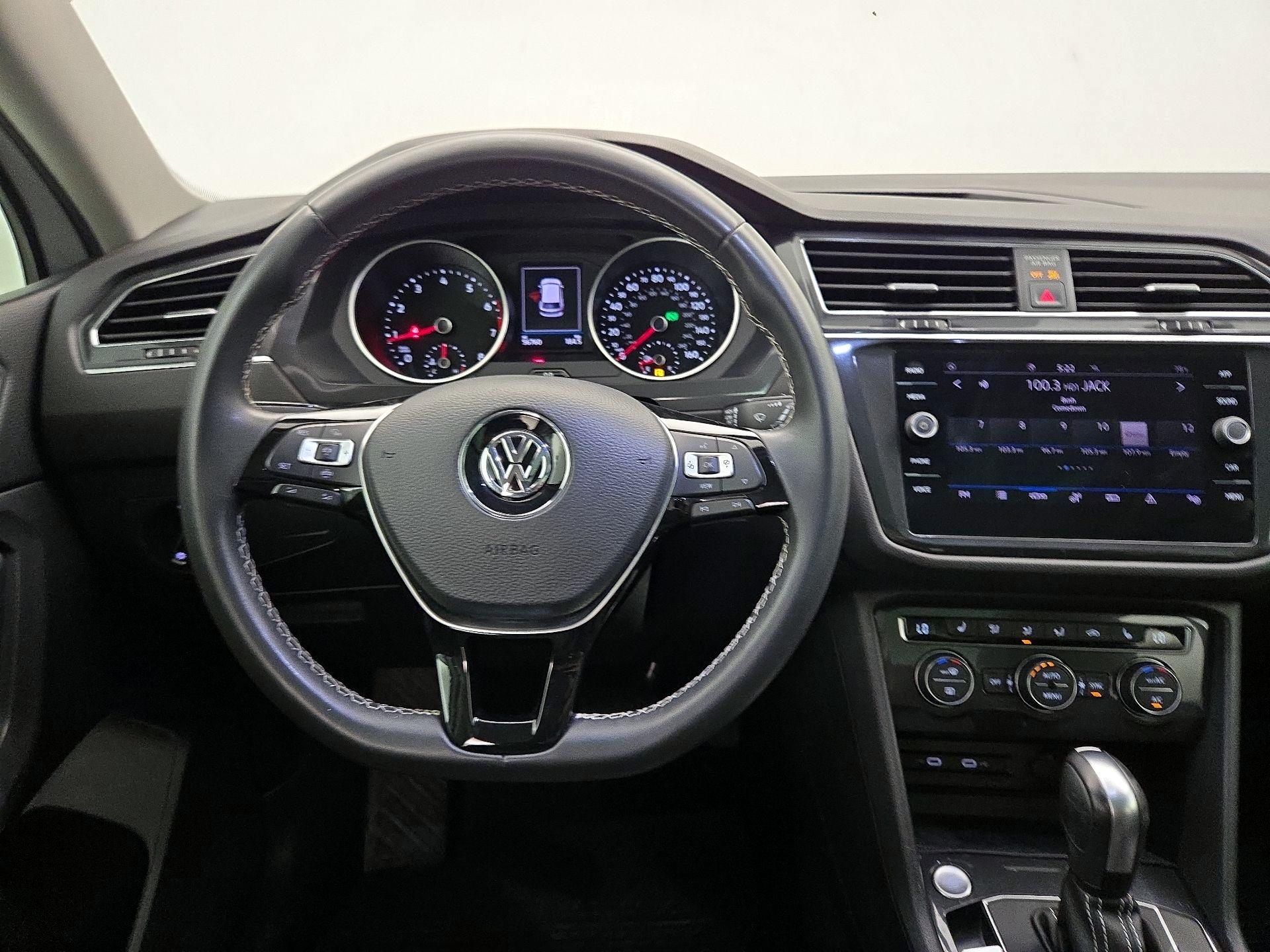 Thumbnail: 2021 Volkswagen Tiguan - 10