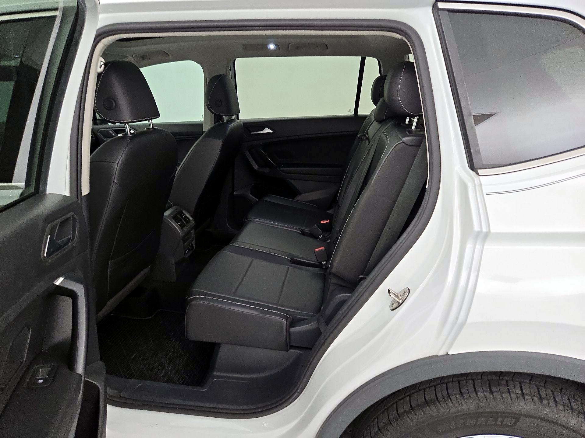 Thumbnail: 2021 Volkswagen Tiguan - 20