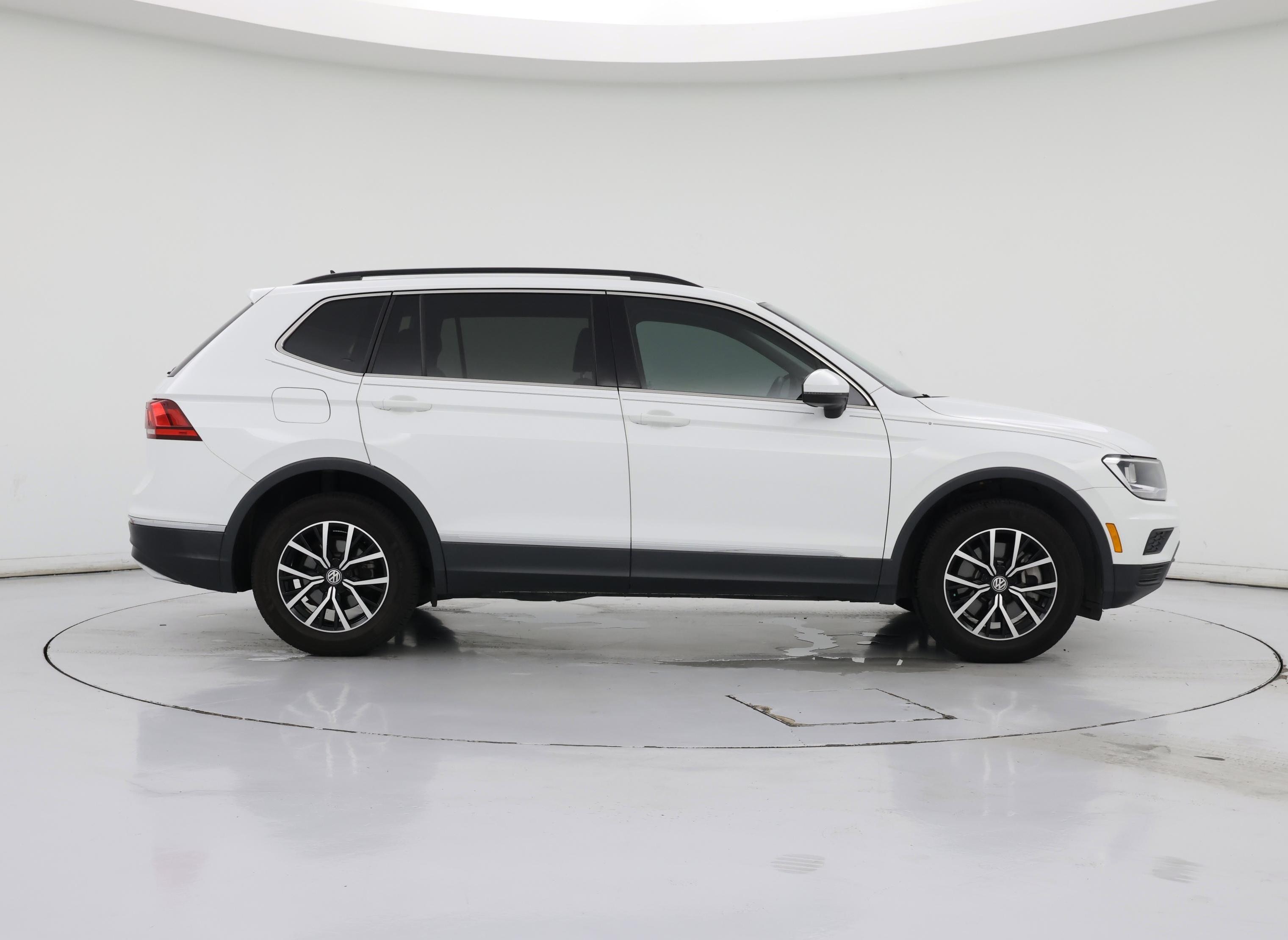 Thumbnail: 2021 Volkswagen Tiguan - 7