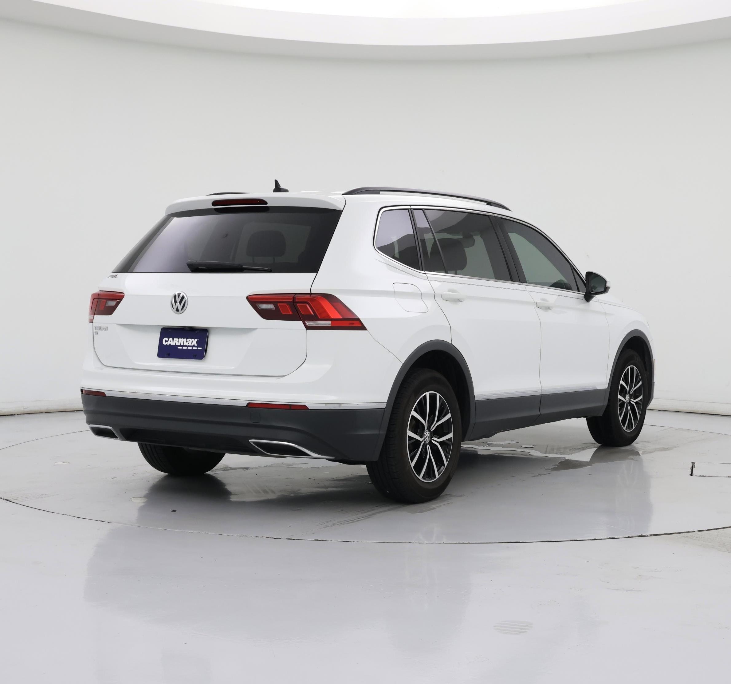Thumbnail: 2021 Volkswagen Tiguan - 8