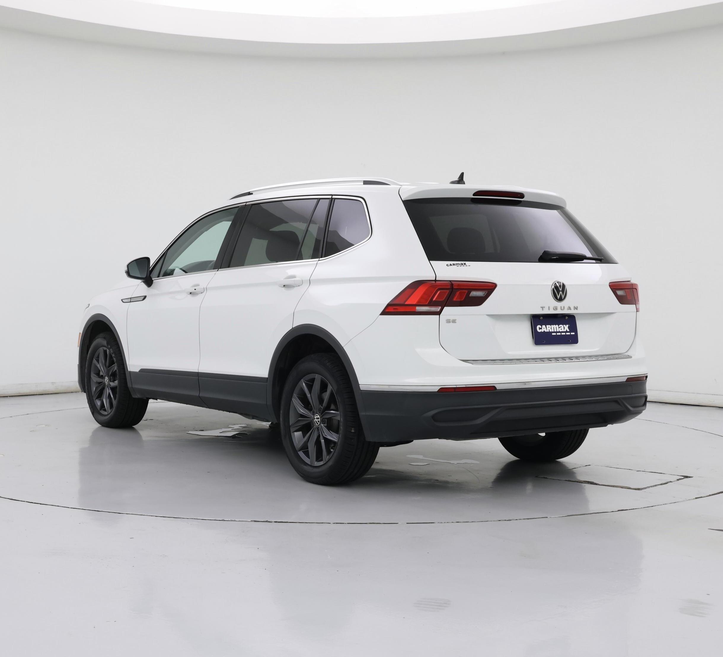 Thumbnail: 2022 Volkswagen Tiguan - 2