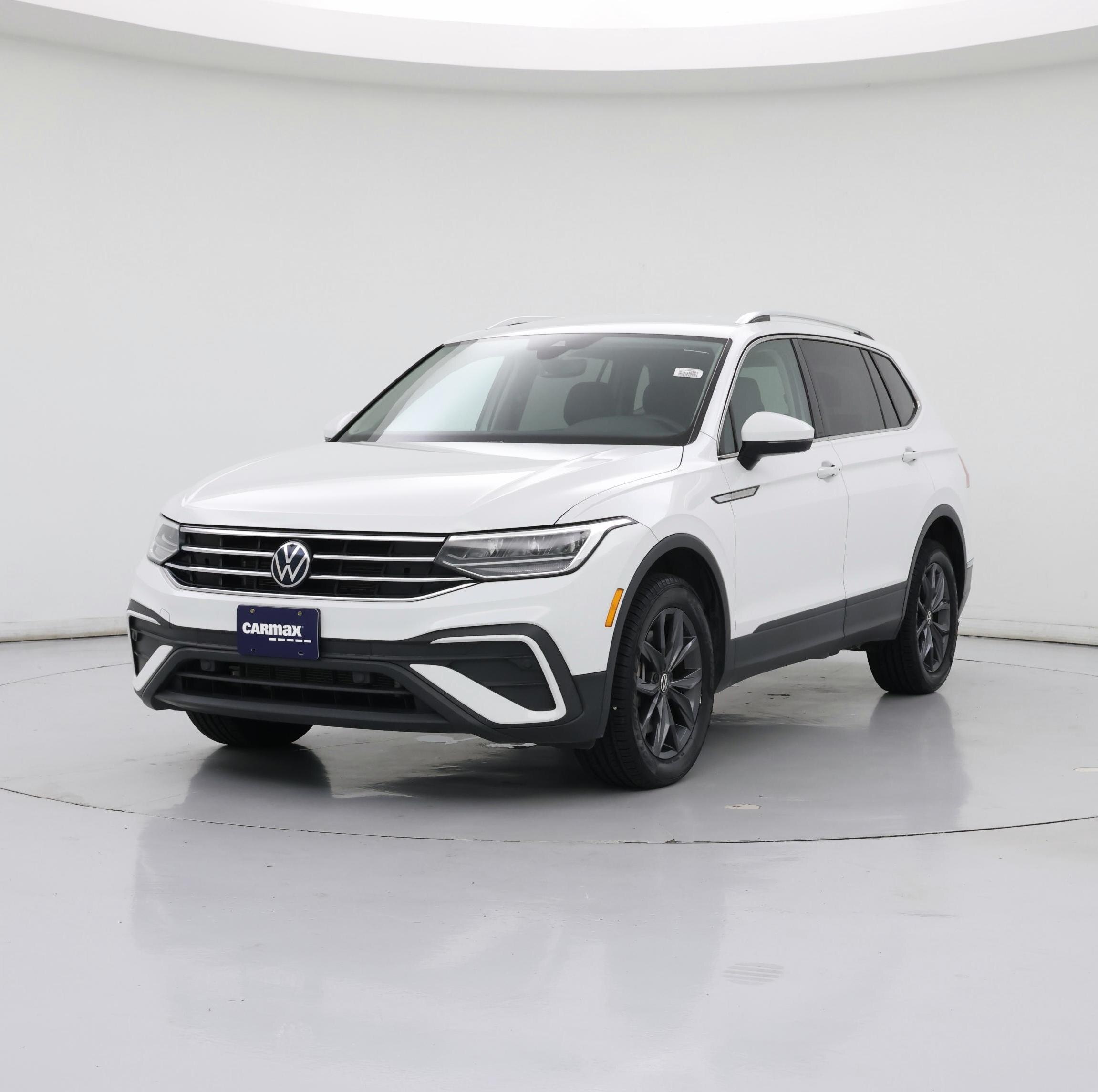 Thumbnail: 2022 Volkswagen Tiguan - 4