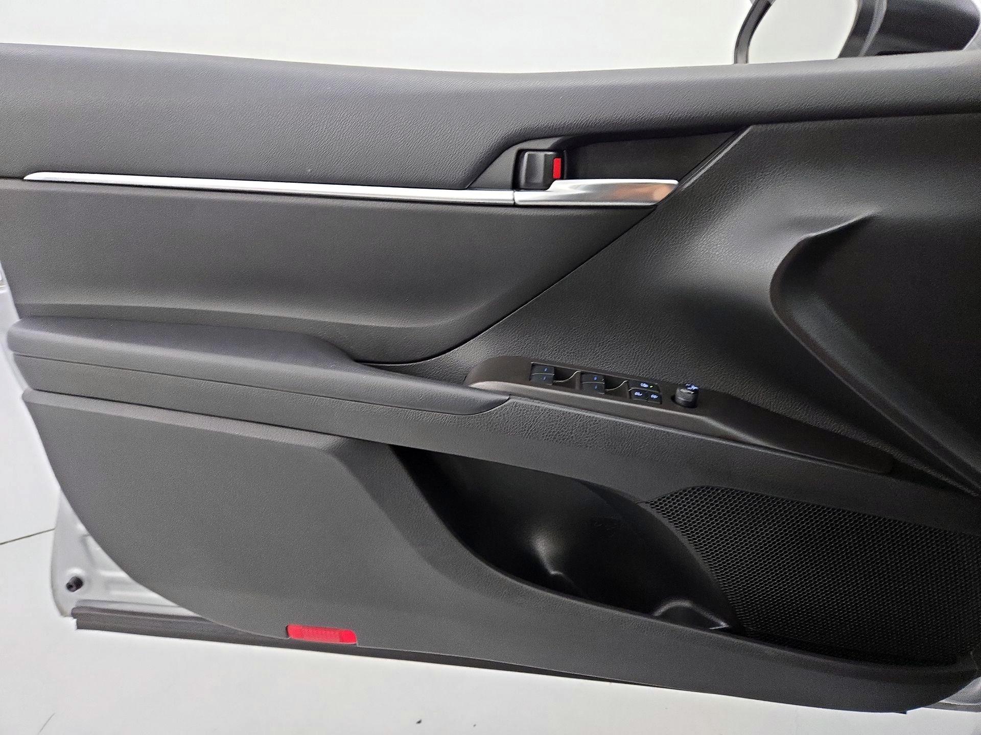 Thumbnail: 2022 Toyota Camry - 12