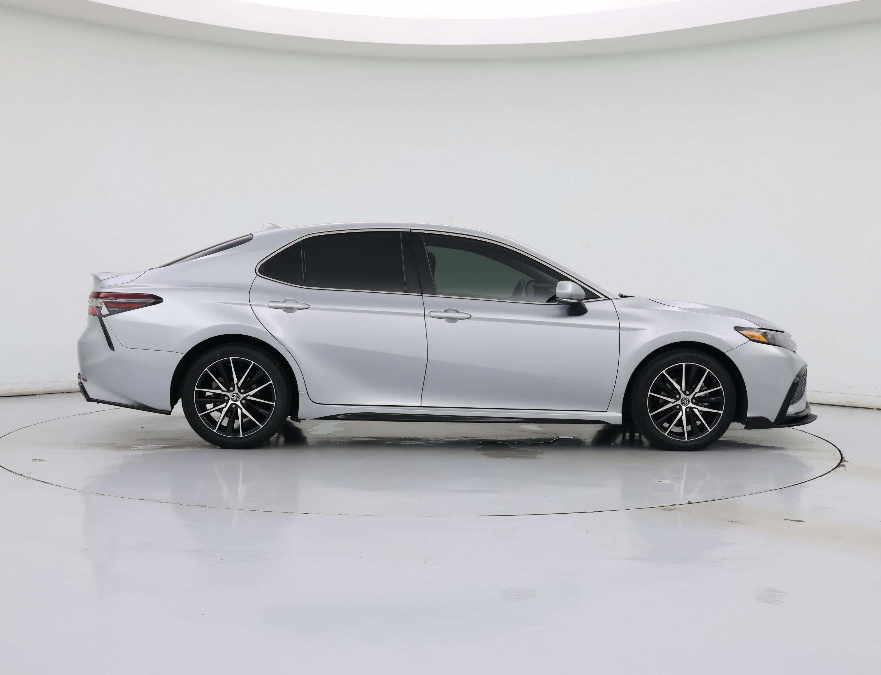 Thumbnail: 2022 Toyota Camry - 7