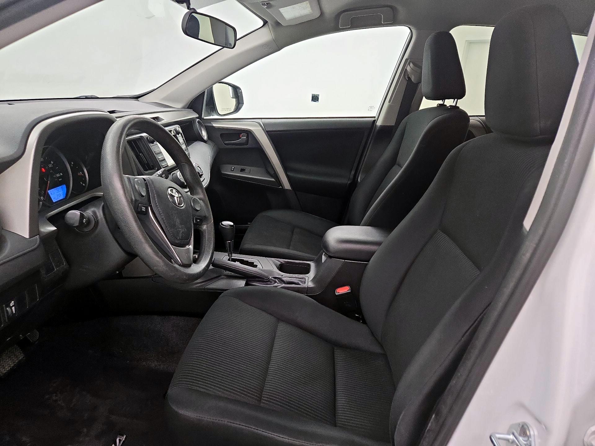 Thumbnail: 2016 Toyota RAV4 - 11