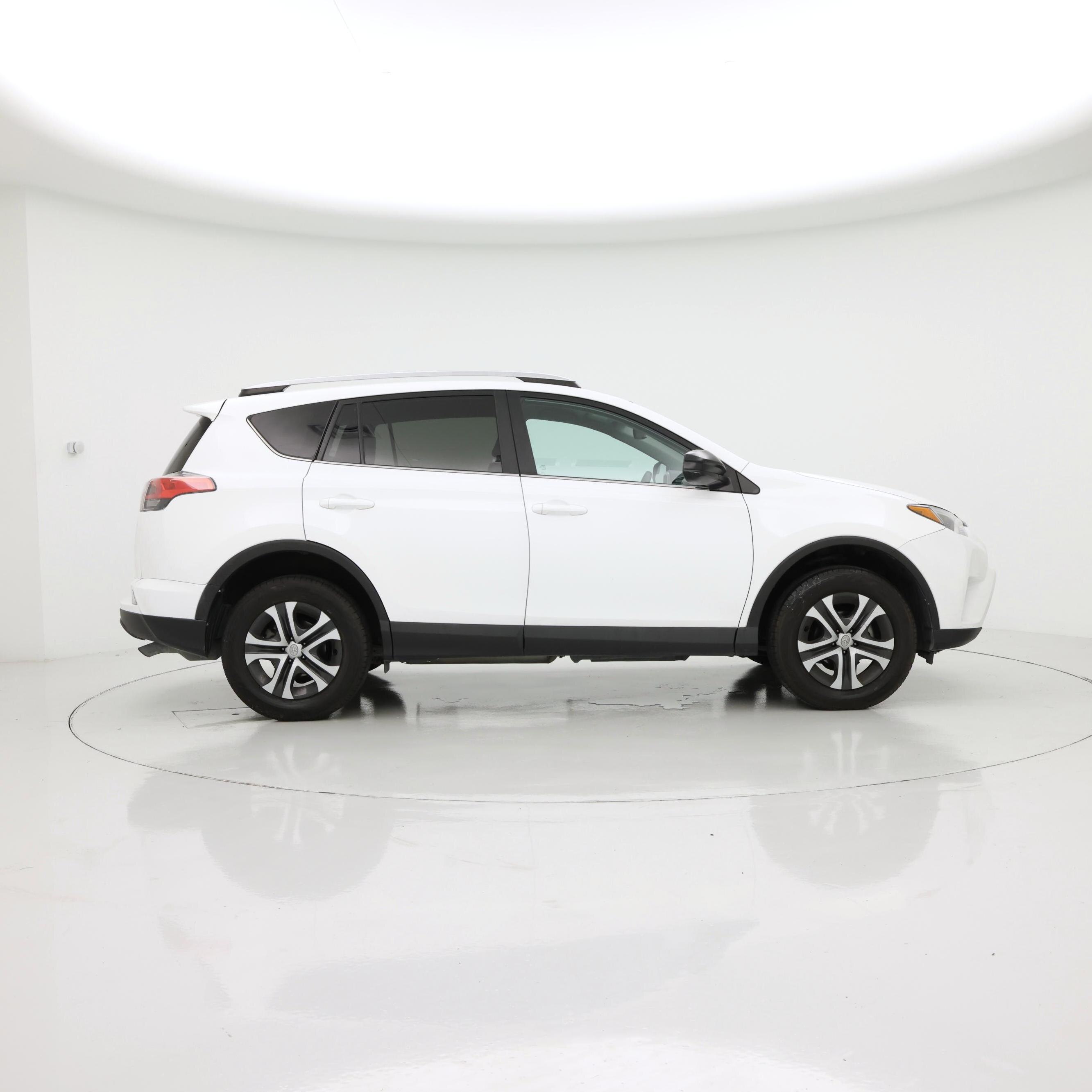 Thumbnail: 2016 Toyota RAV4 - 7