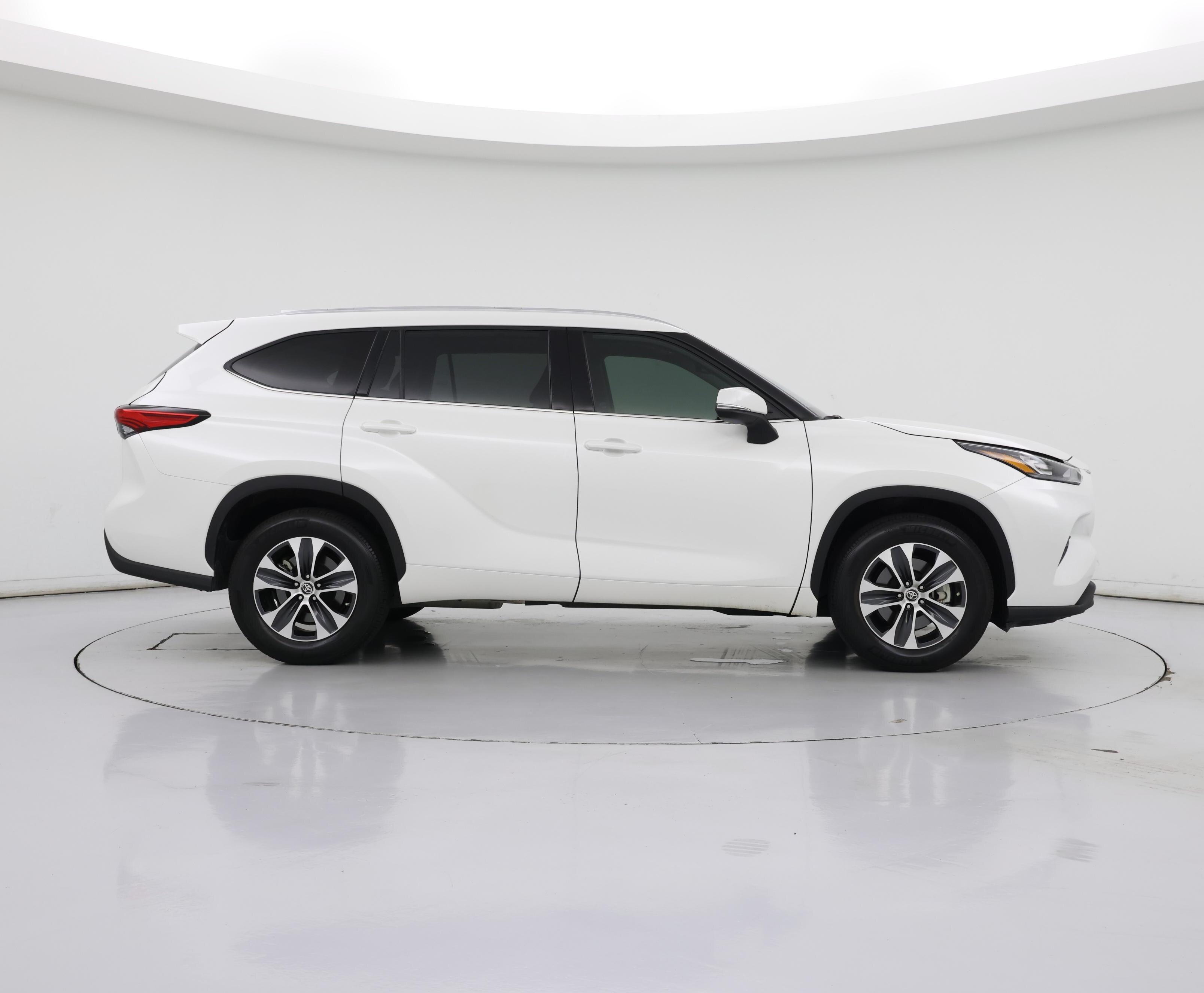 Thumbnail: 2020 Toyota Highlander - 7