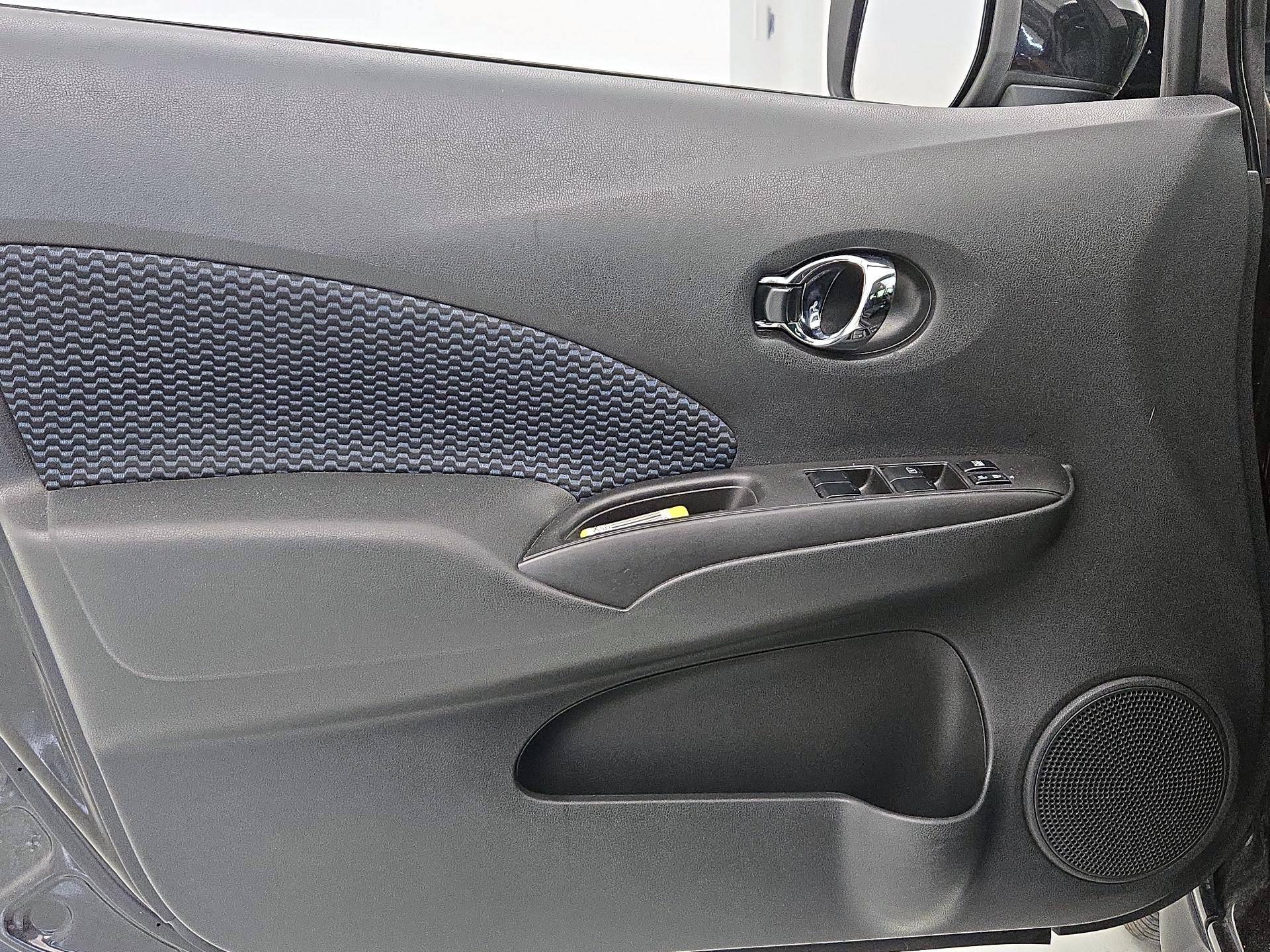 Thumbnail: 2018 Nissan Versa Note - 12