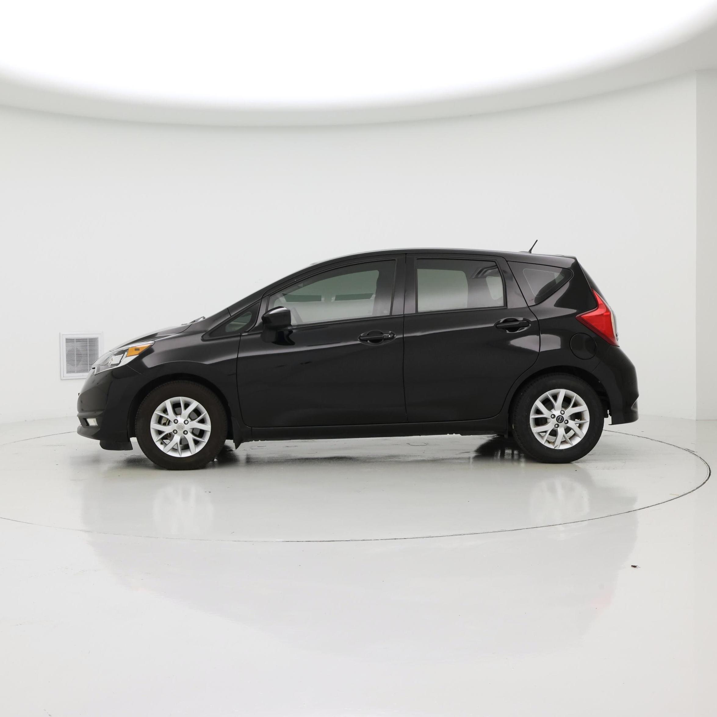 Thumbnail: 2018 Nissan Versa Note - 3
