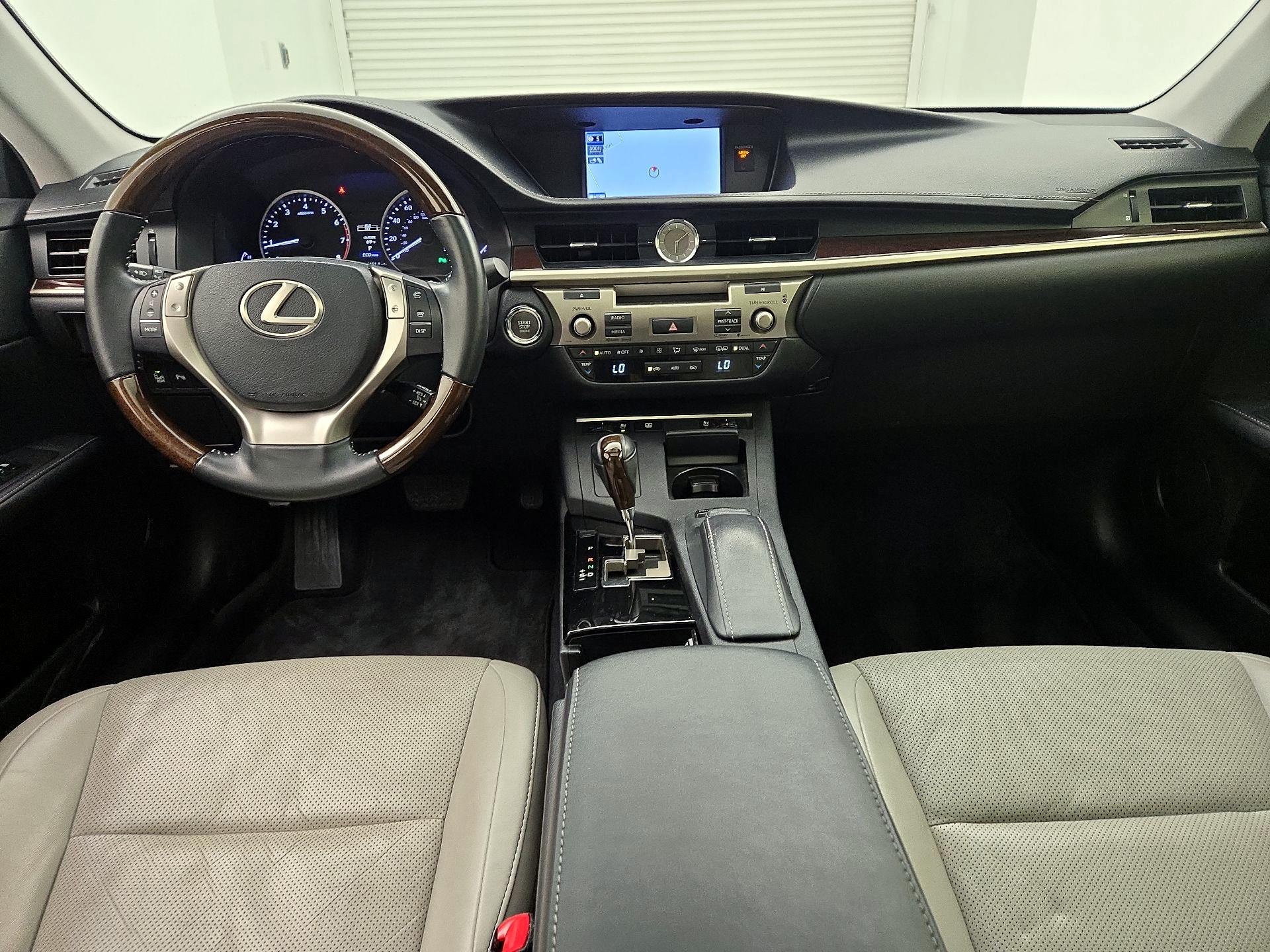 Thumbnail: 2013 Lexus ES - 9