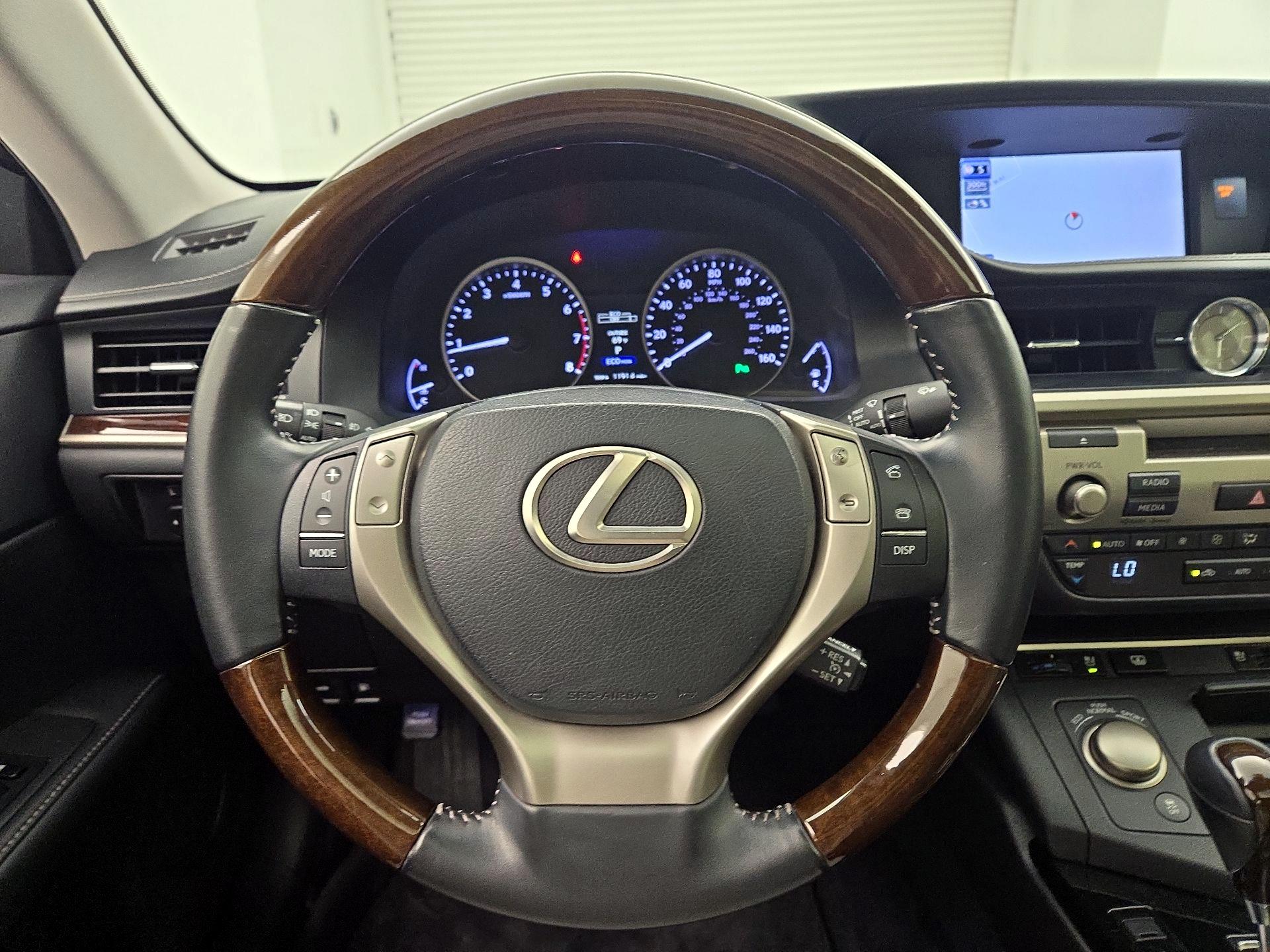 Thumbnail: 2013 Lexus ES - 10
