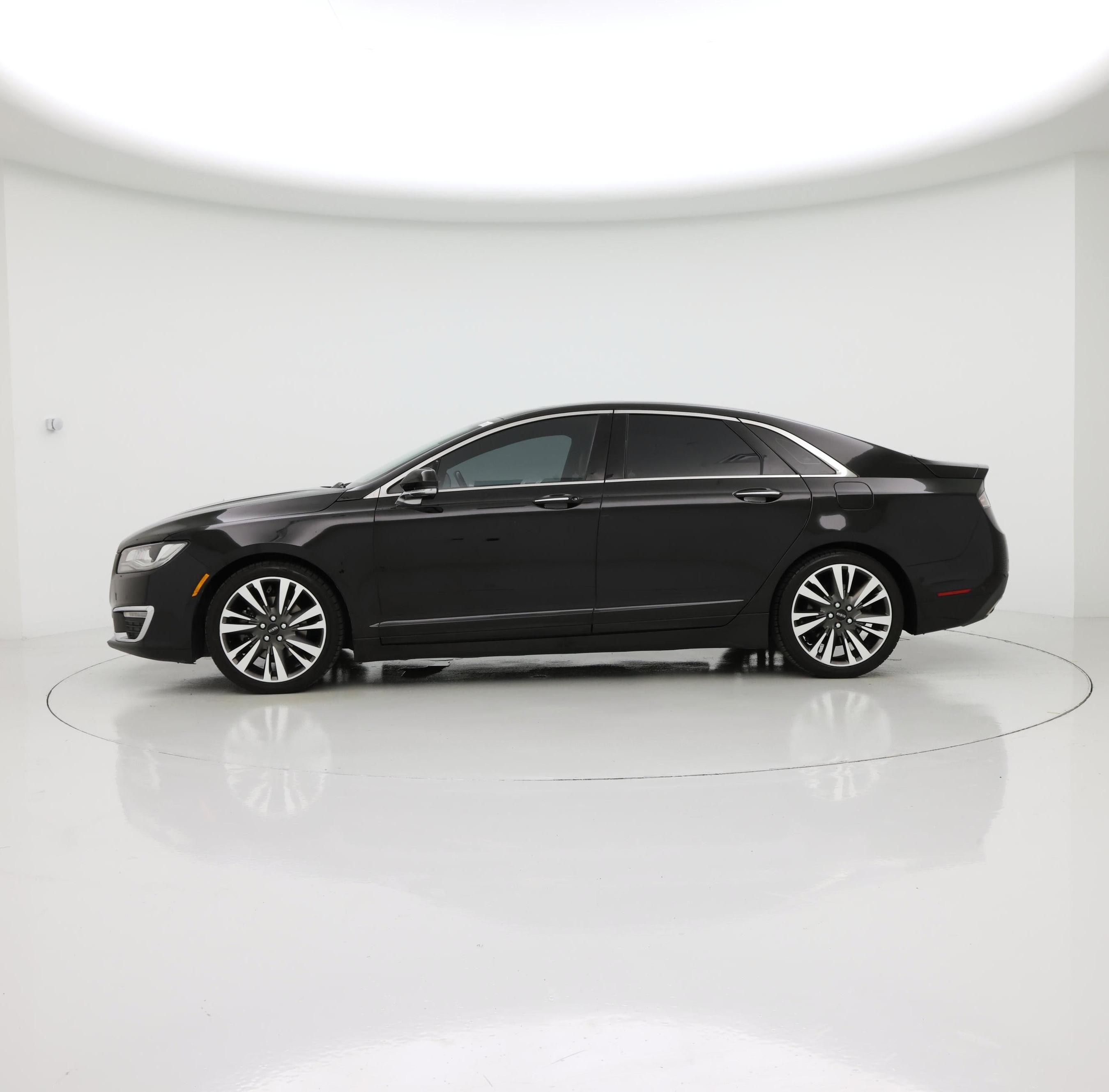 Thumbnail: 2017 Lincoln MKZ - 3