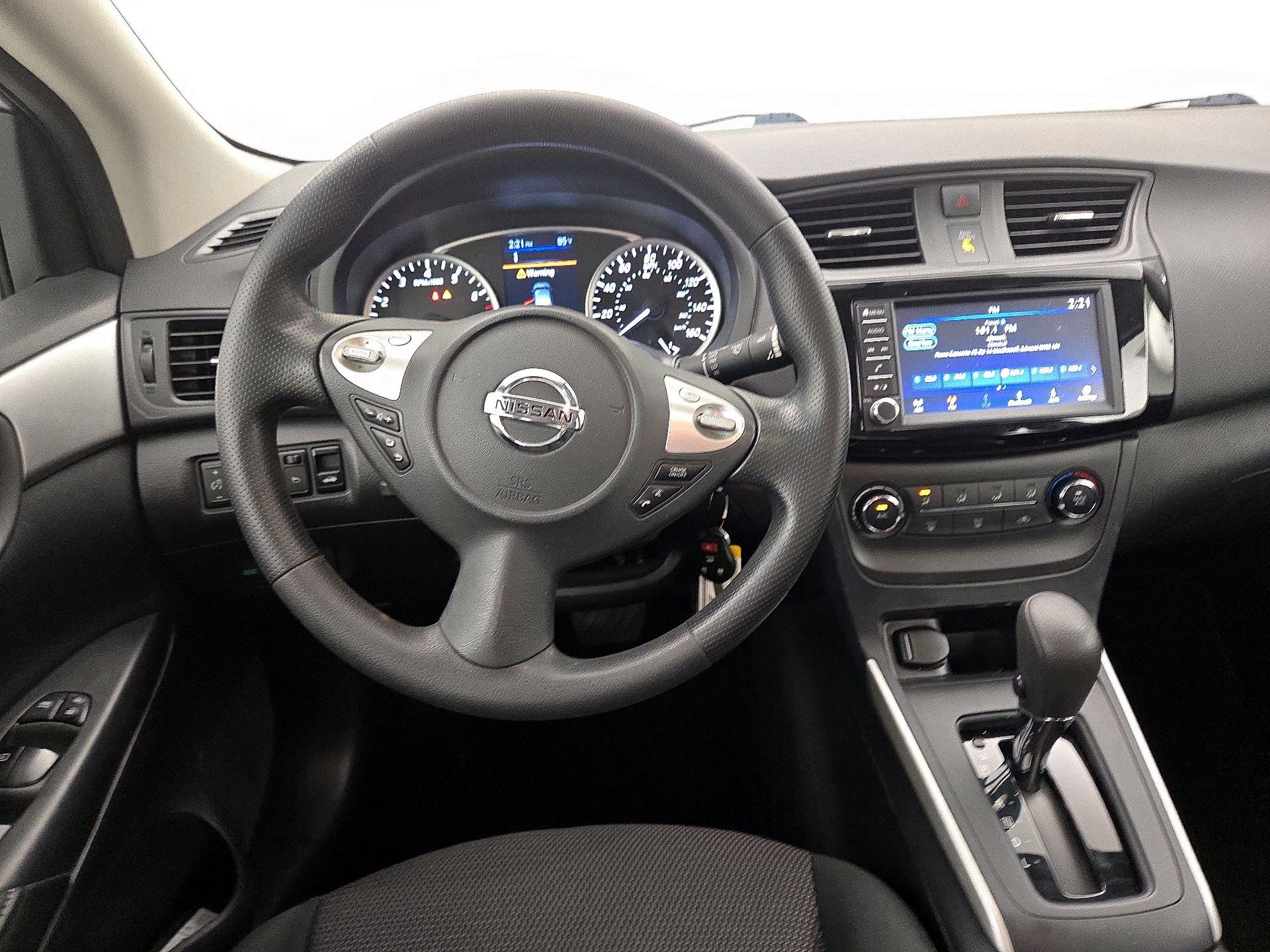 Thumbnail: 2019 Nissan Sentra - 10