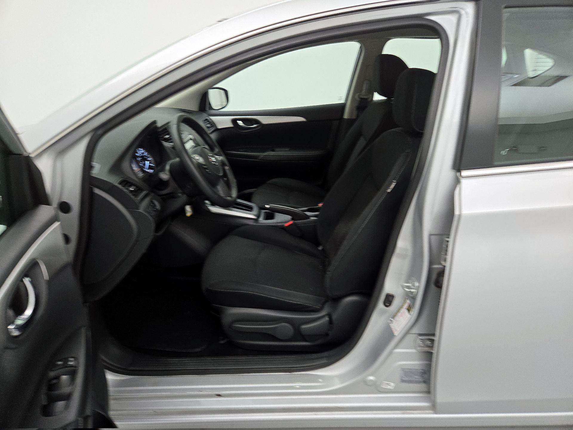 Thumbnail: 2019 Nissan Sentra - 11