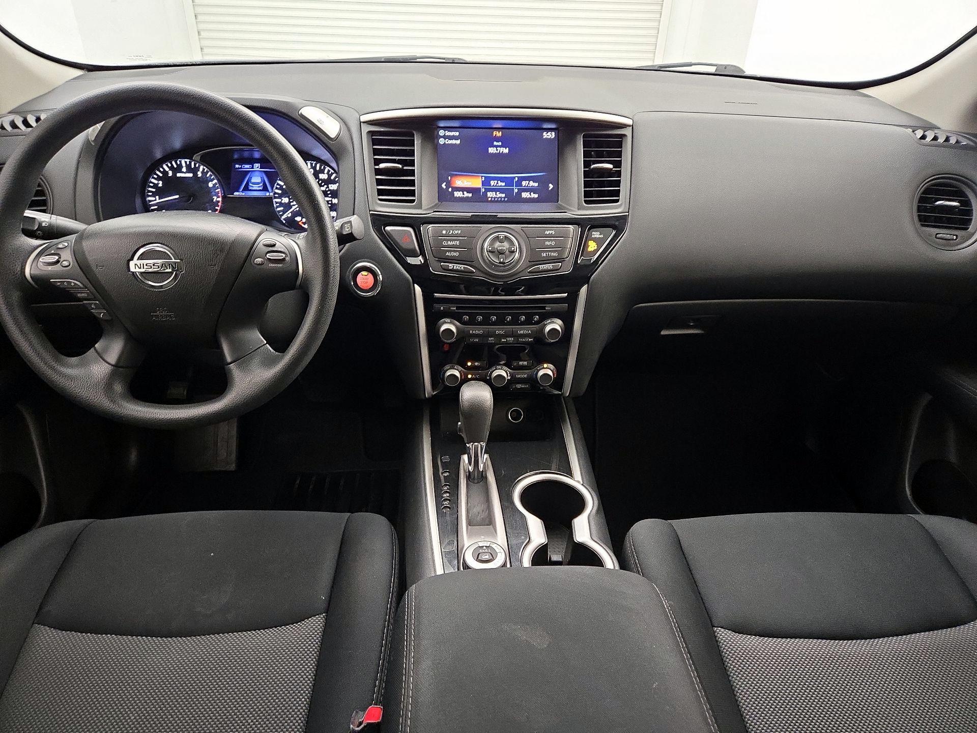 Thumbnail: 2017 Nissan Pathfinder - 9