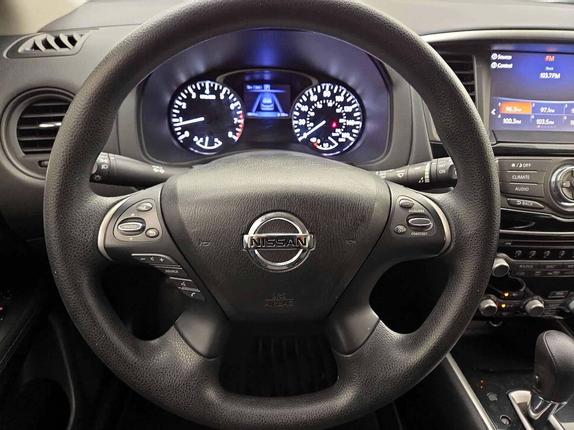 Thumbnail: 2017 Nissan Pathfinder - 10