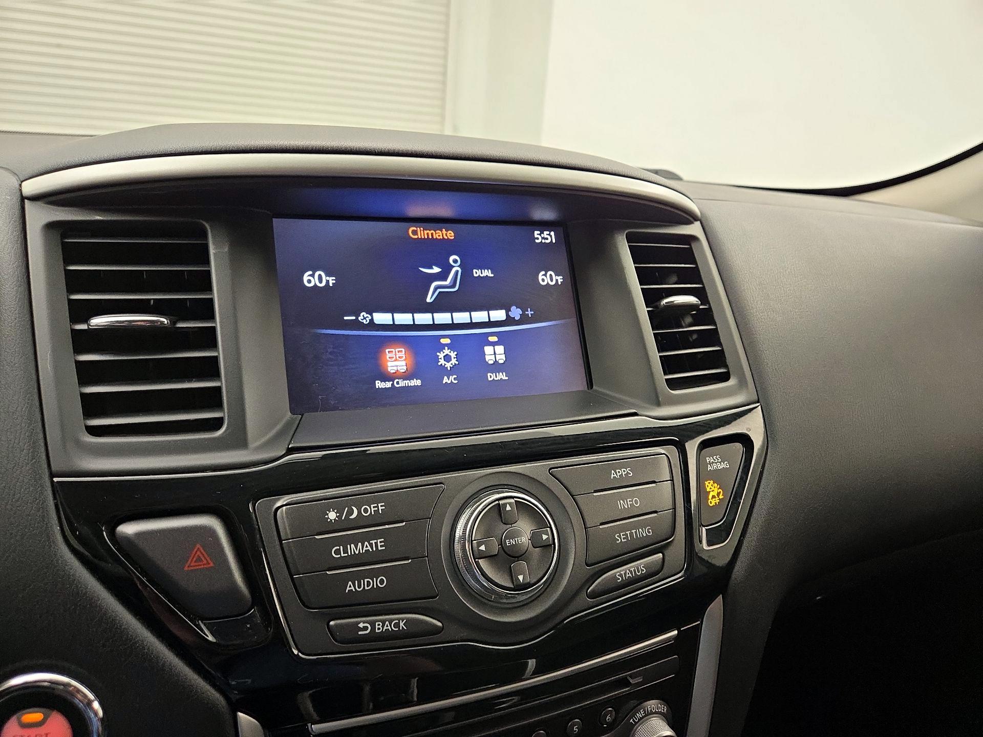 Thumbnail: 2017 Nissan Pathfinder - 16