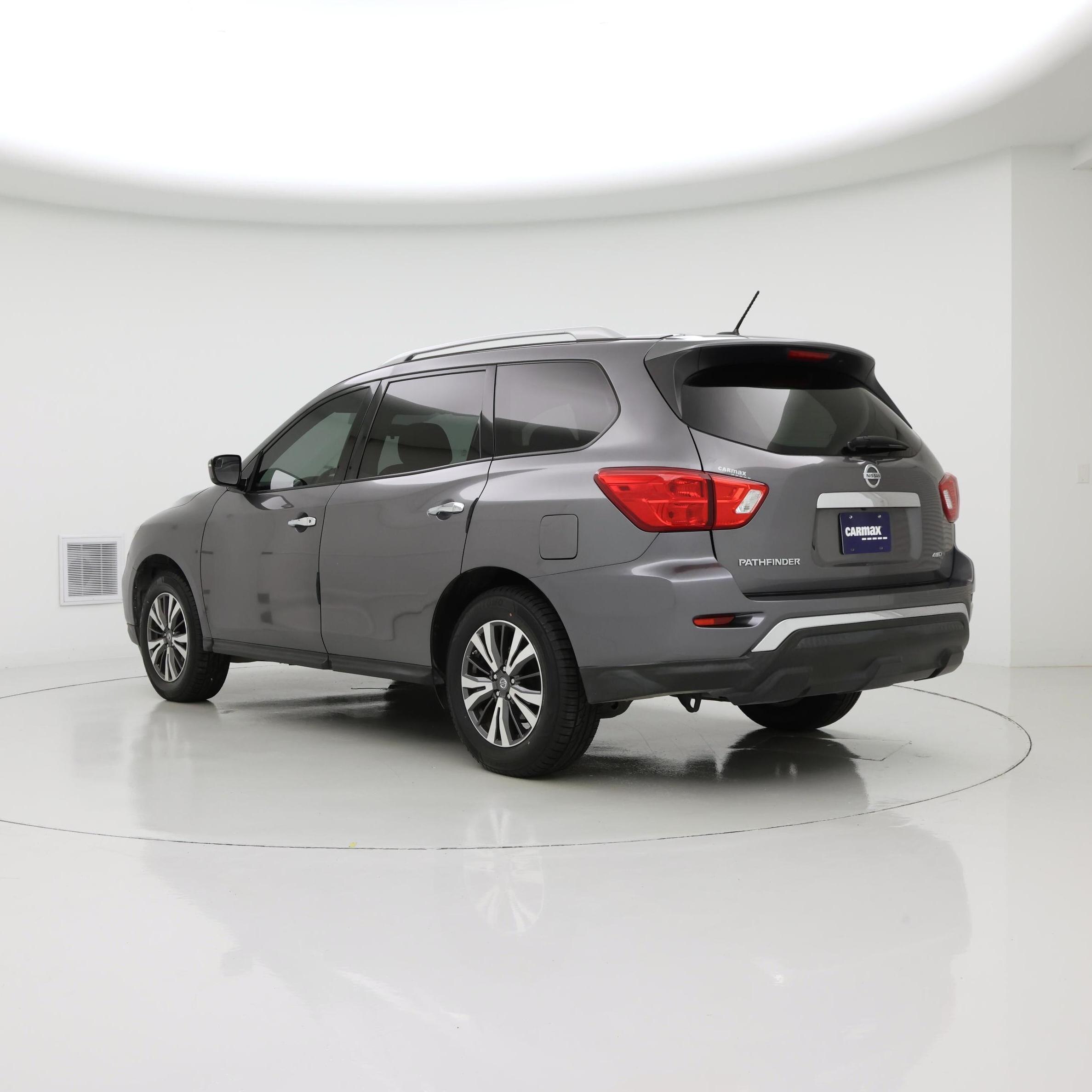 Thumbnail: 2017 Nissan Pathfinder - 2
