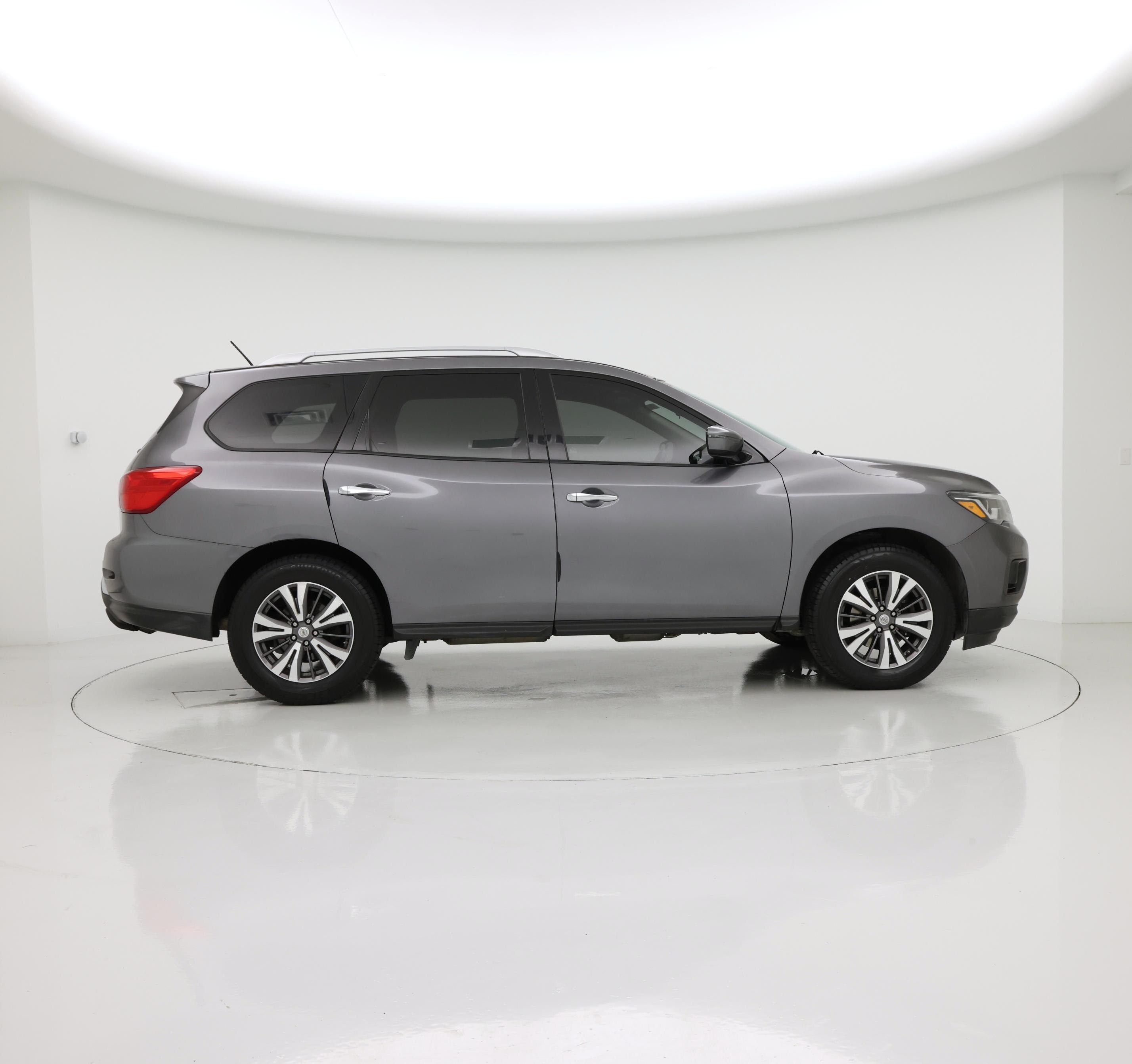 Thumbnail: 2017 Nissan Pathfinder - 7