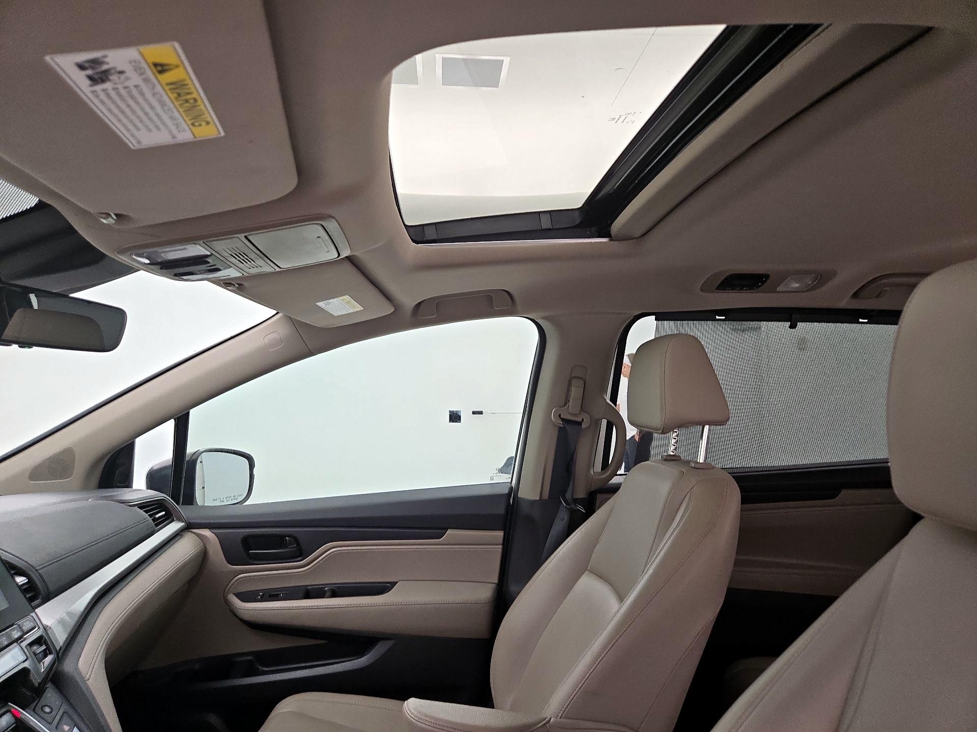 Thumbnail: 2018 Honda Odyssey - 11