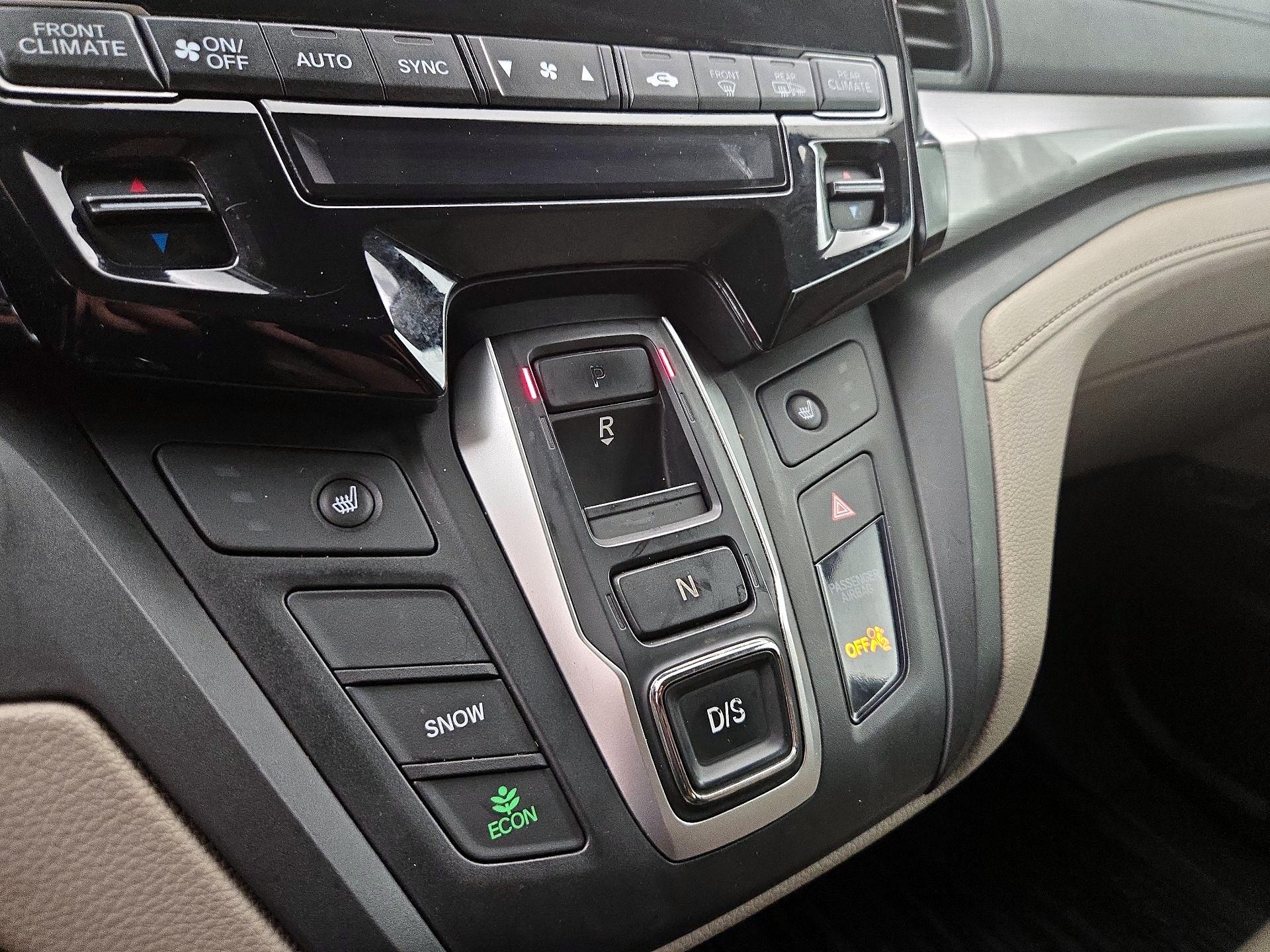 Thumbnail: 2018 Honda Odyssey - 17