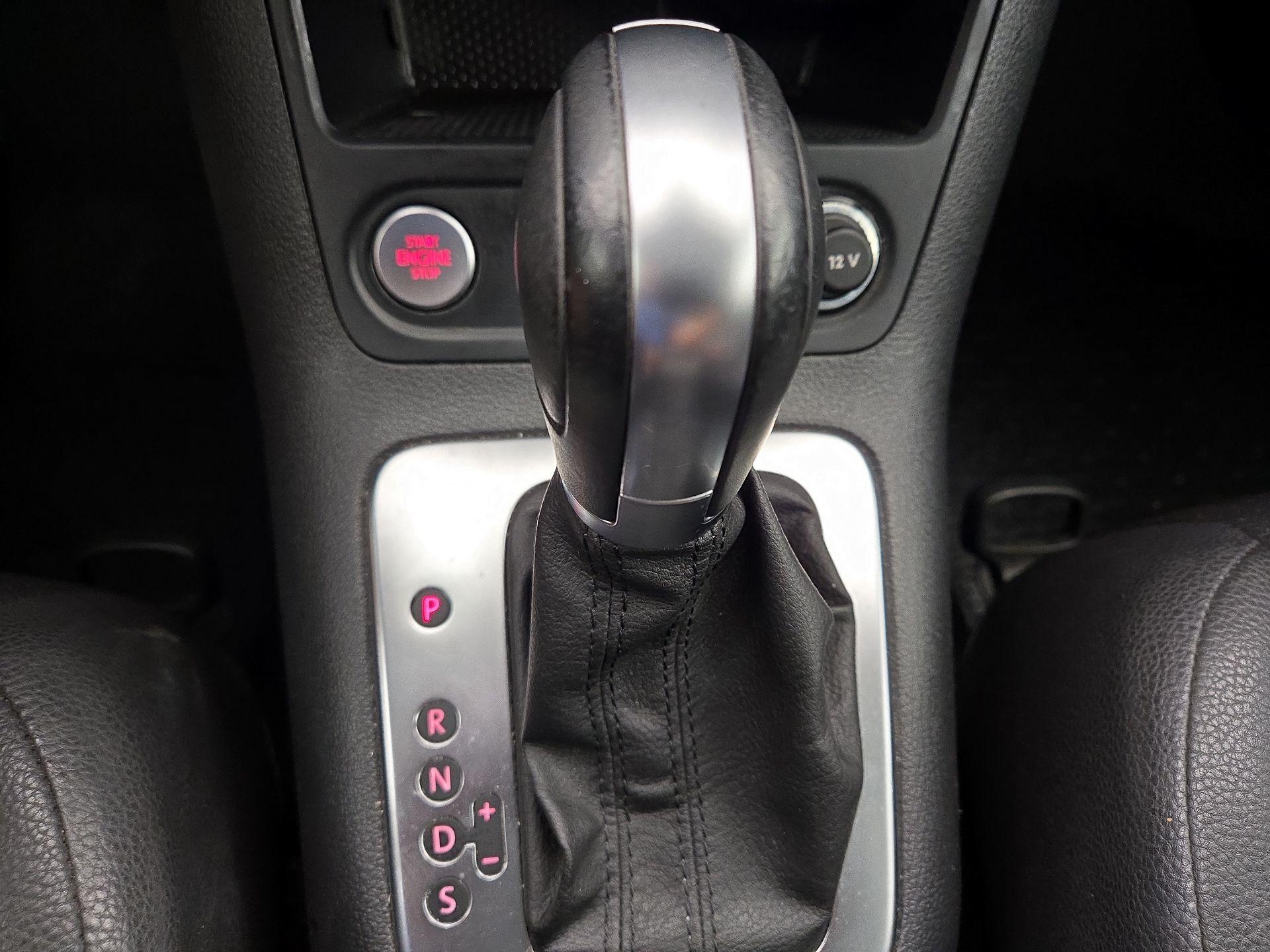 Thumbnail: 2017 Volkswagen Tiguan - 17