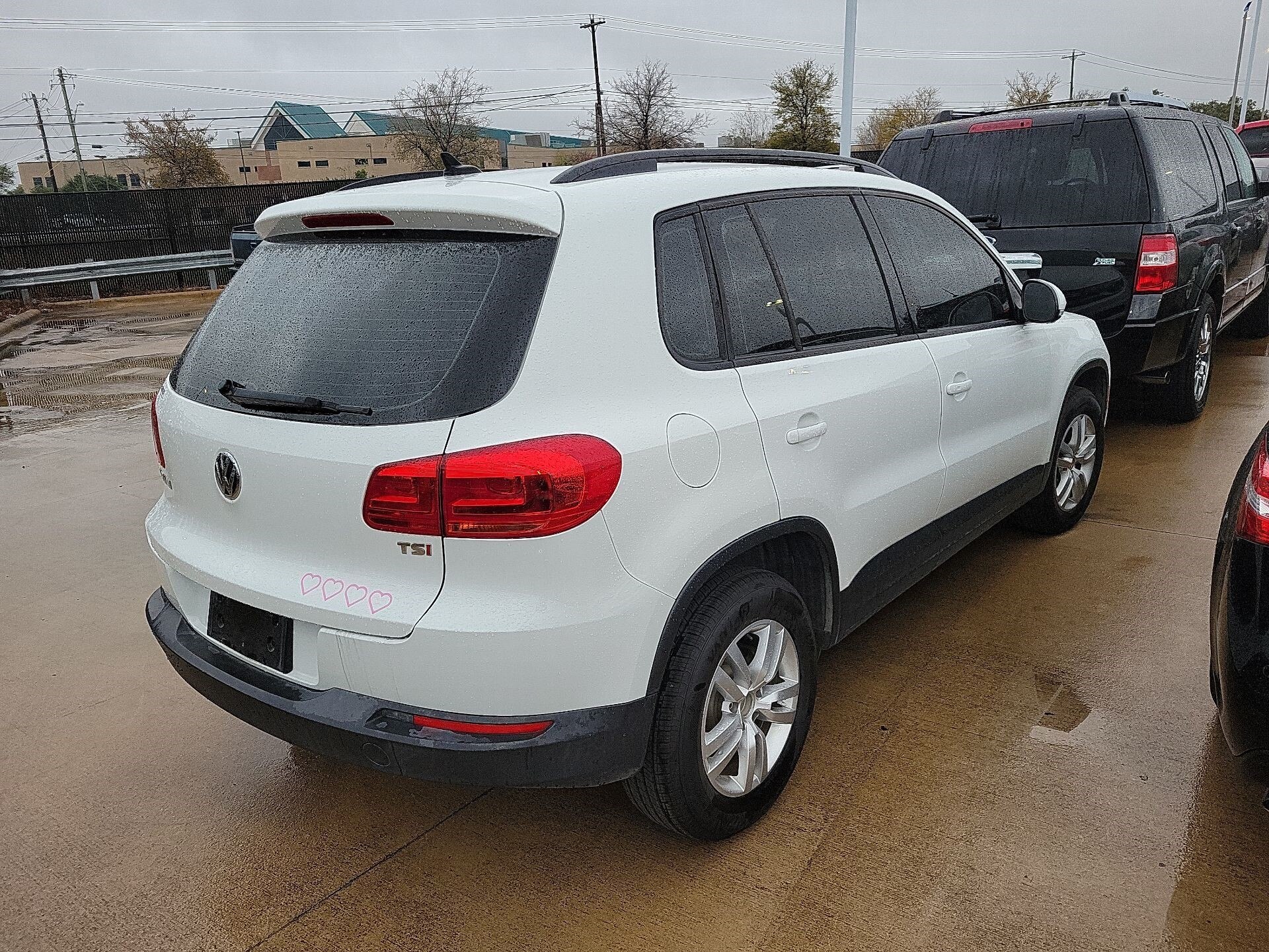 Thumbnail: 2017 Volkswagen Tiguan - 3