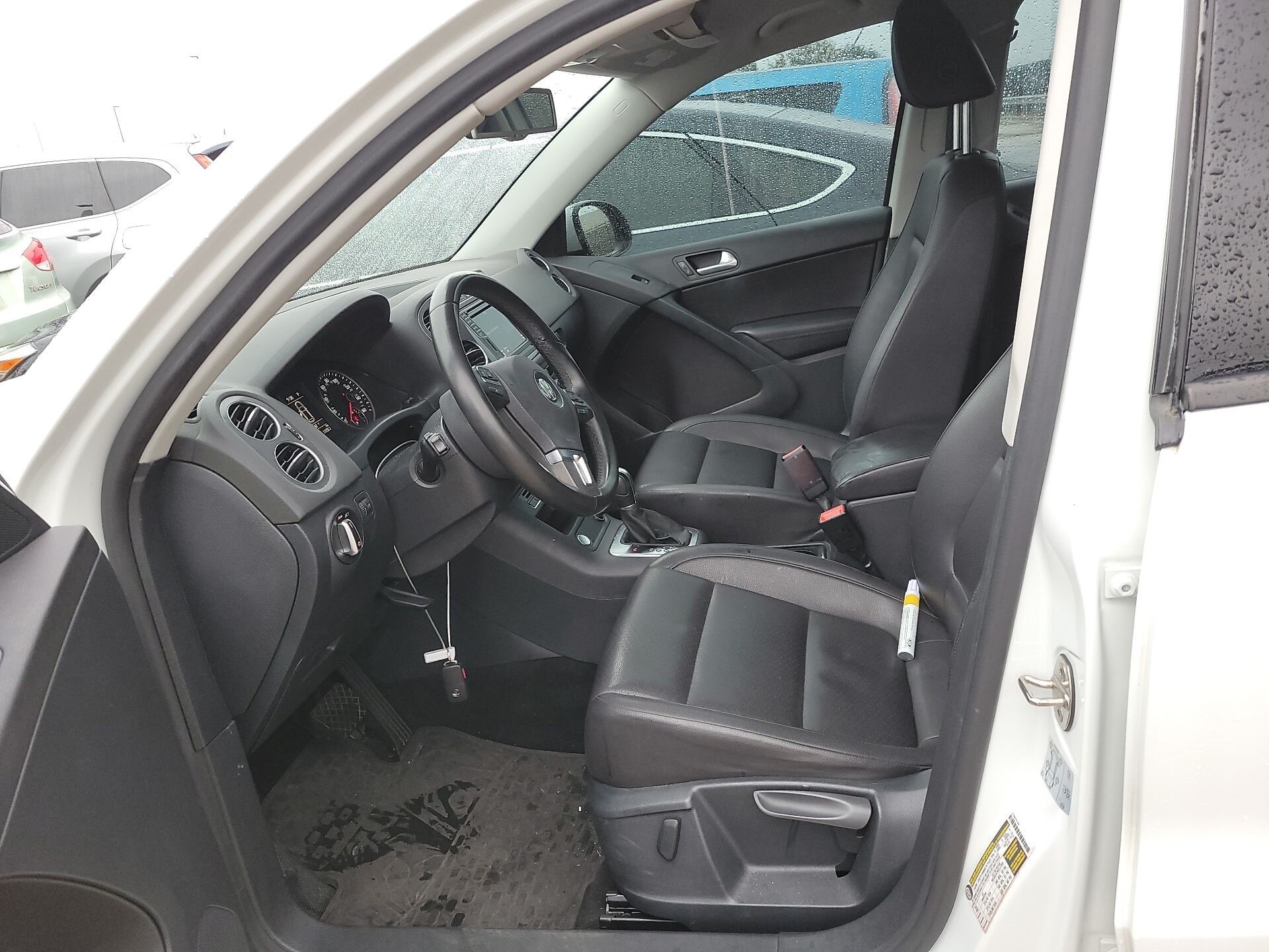 Thumbnail: 2017 Volkswagen Tiguan - 7