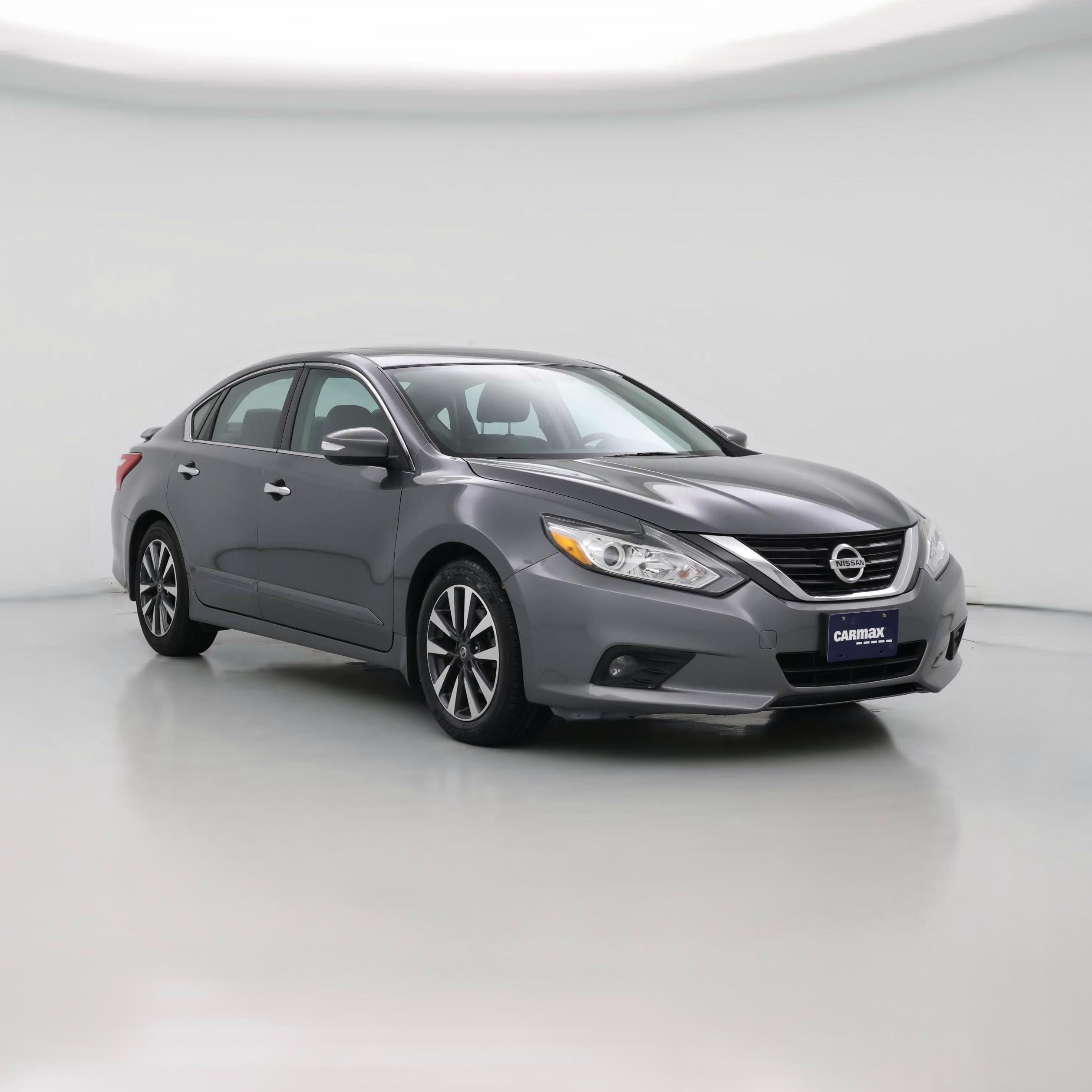 Thumbnail: 2017 Nissan Altima - 1