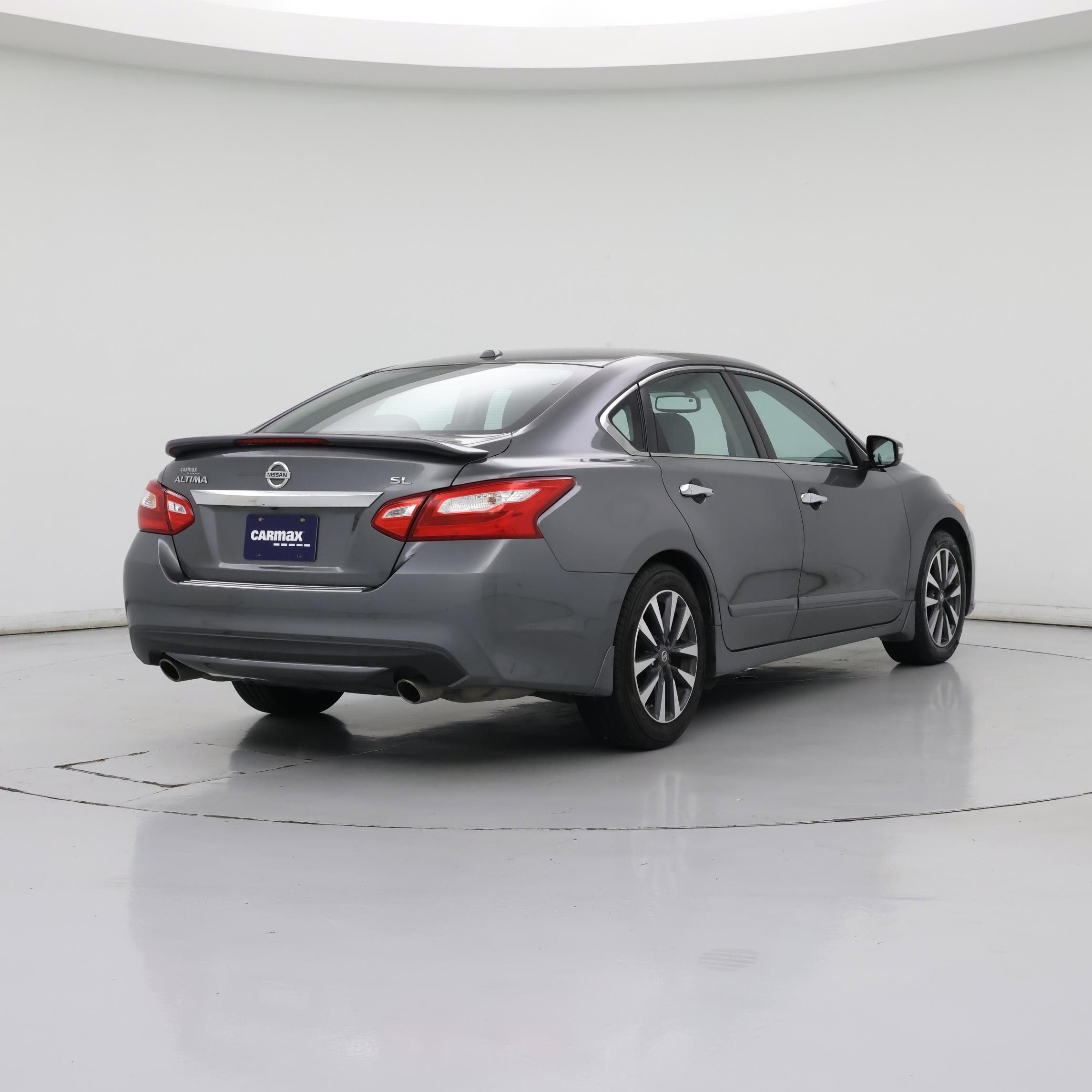 Thumbnail: 2017 Nissan Altima - 8
