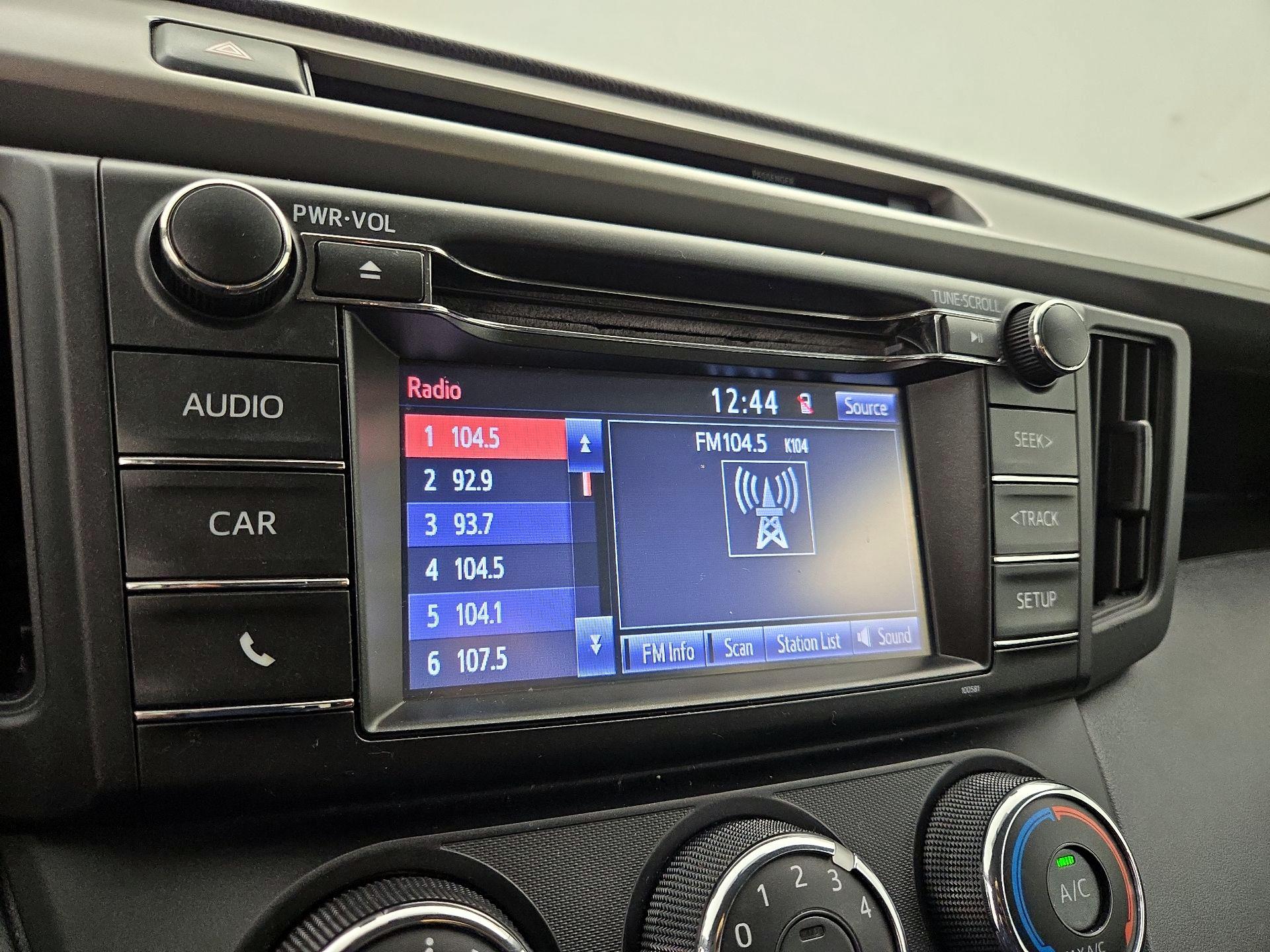 Thumbnail: 2016 Toyota RAV4 - 15