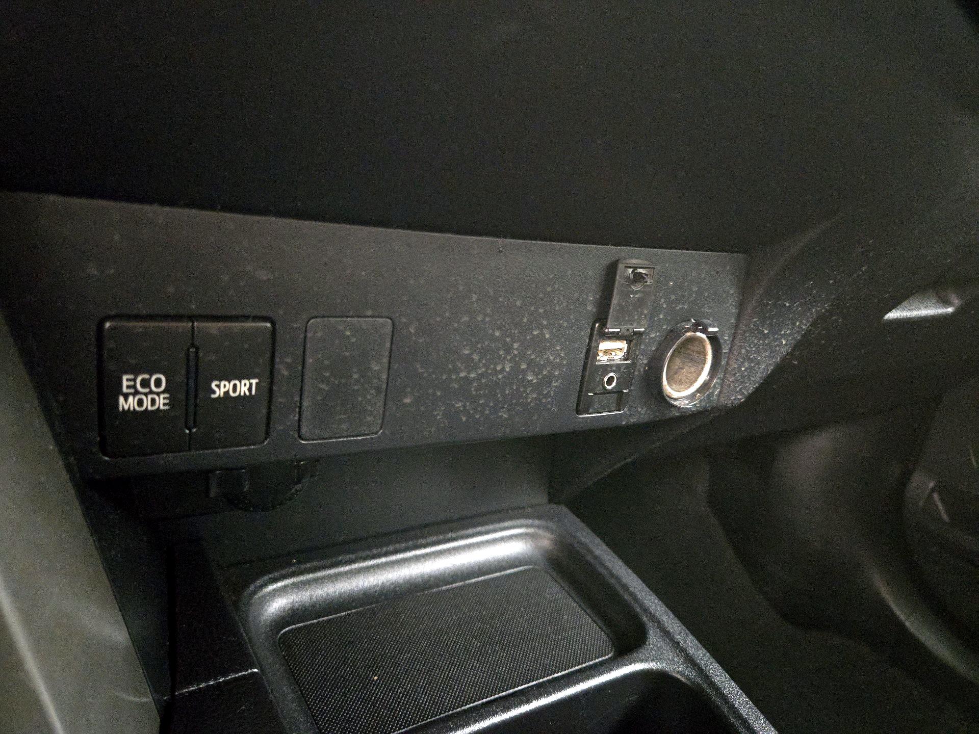 Thumbnail: 2016 Toyota RAV4 - 18