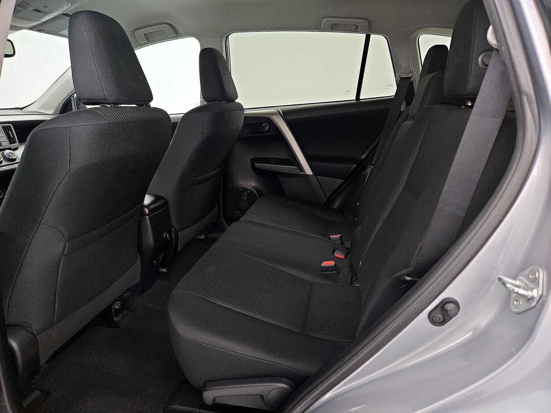 Thumbnail: 2016 Toyota RAV4 - 19
