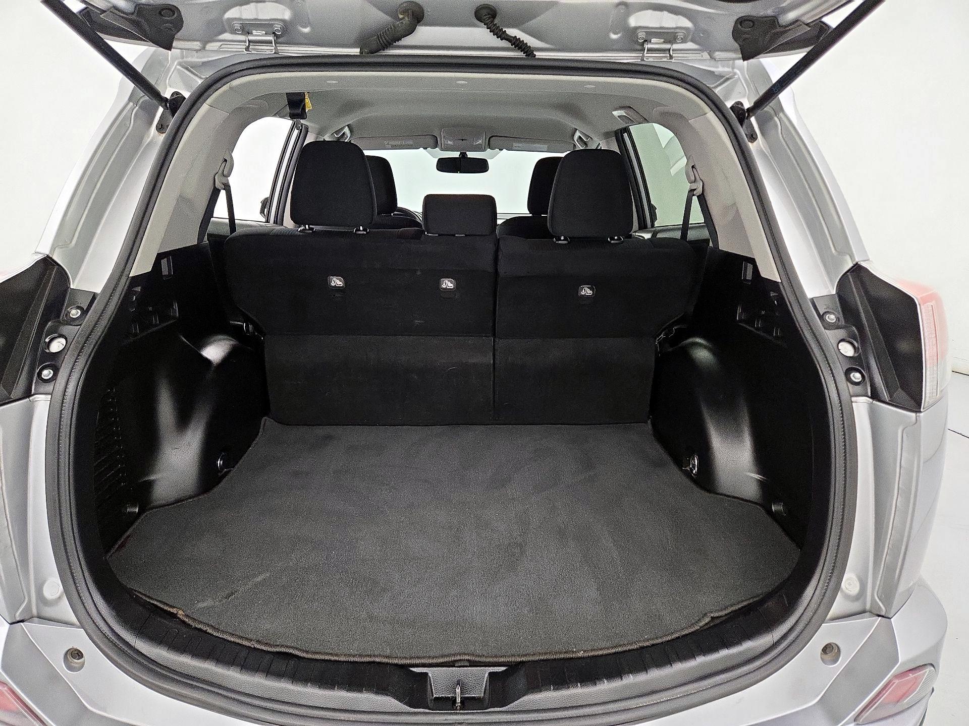 Thumbnail: 2016 Toyota RAV4 - 20
