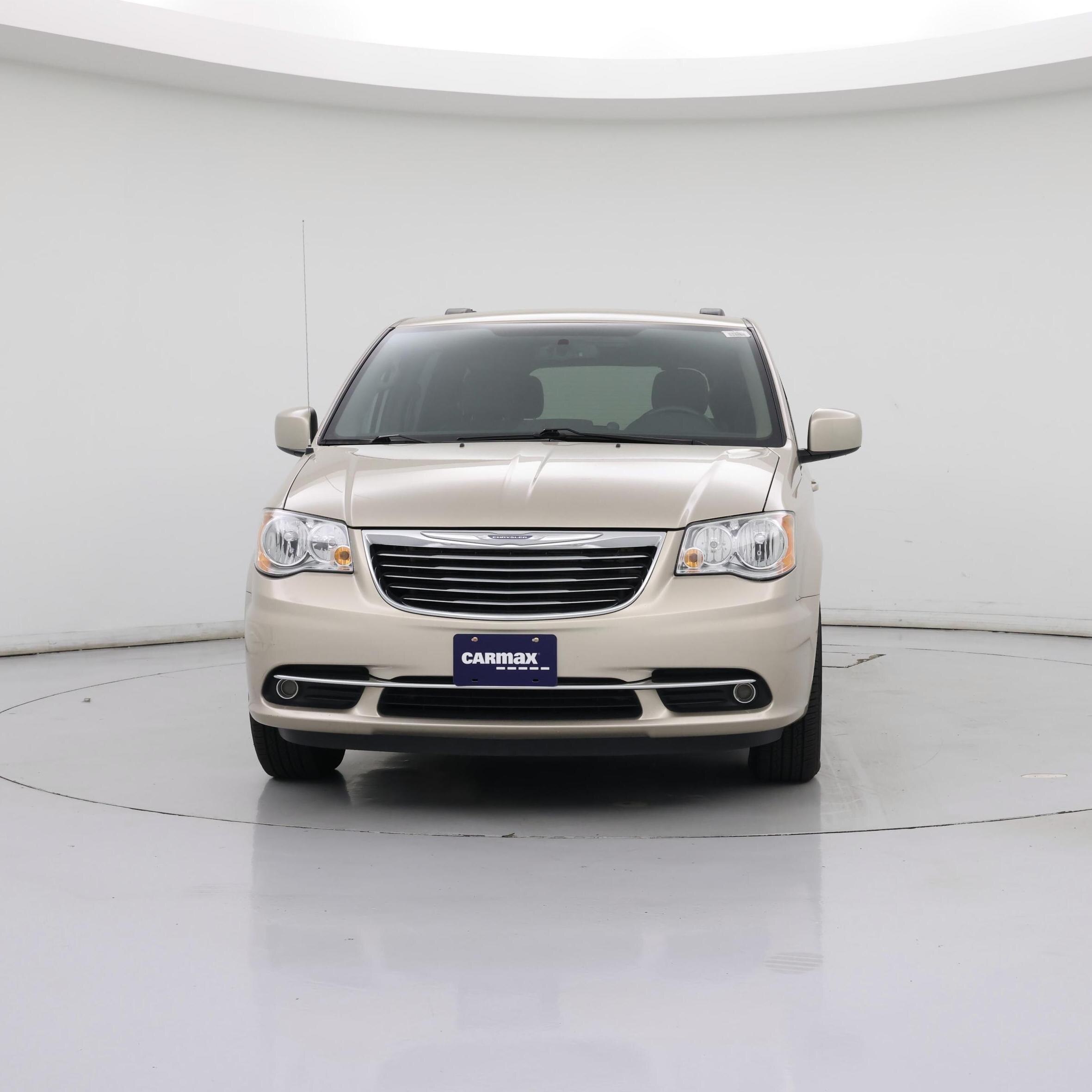 Thumbnail: 2014 Chrysler Town & Country - 5