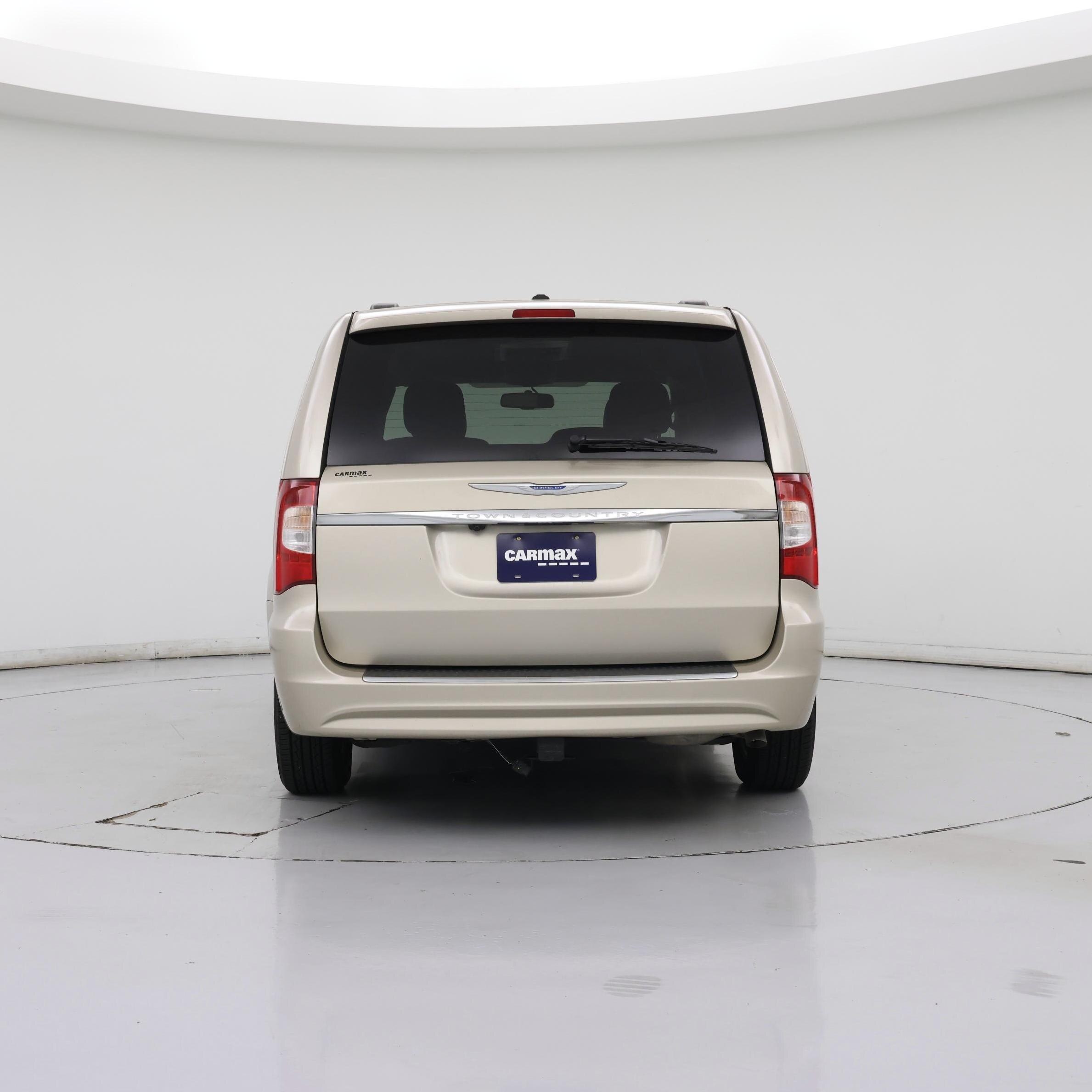 Thumbnail: 2014 Chrysler Town & Country - 6