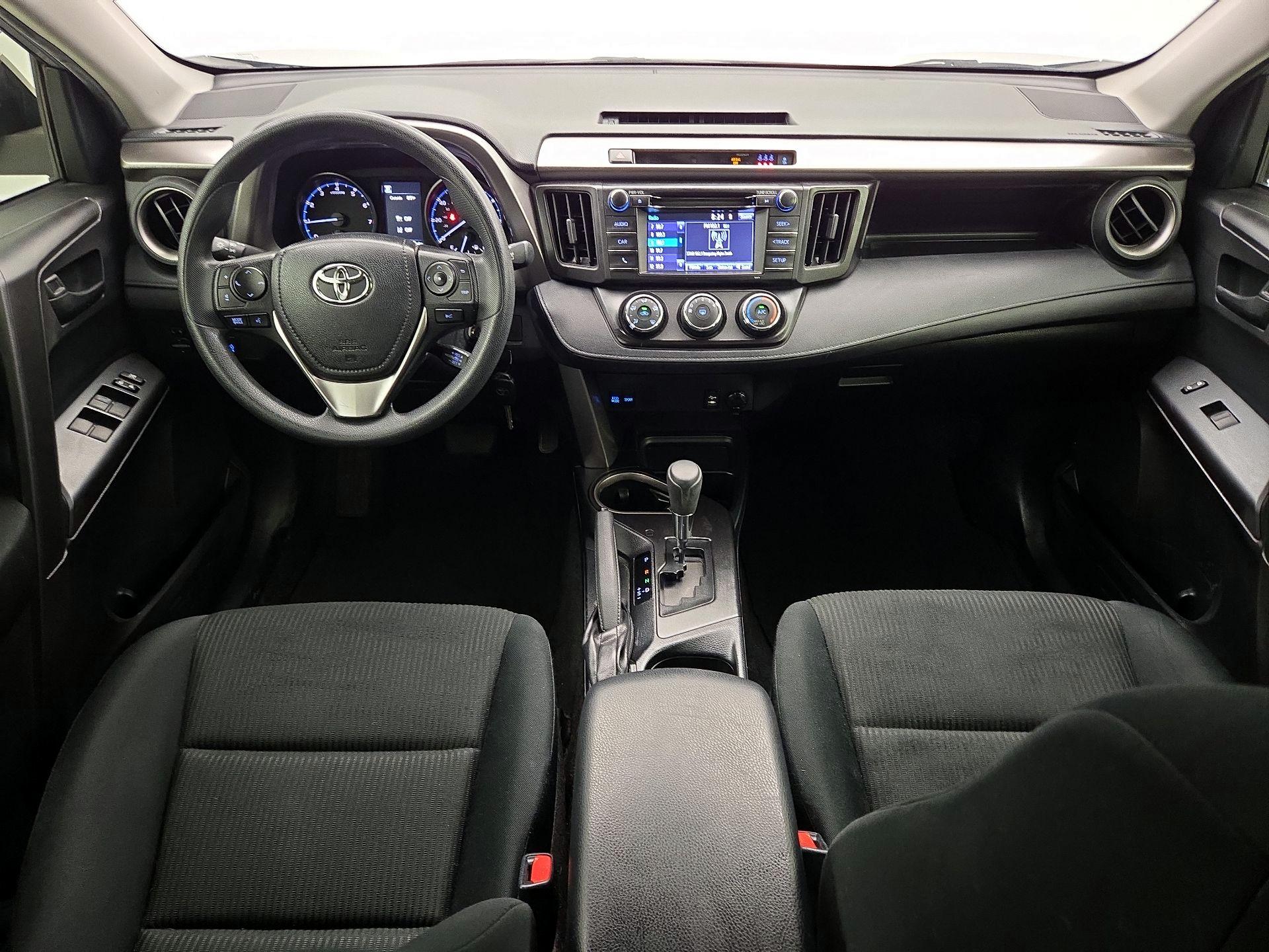 Thumbnail: 2018 Toyota RAV4 - 9