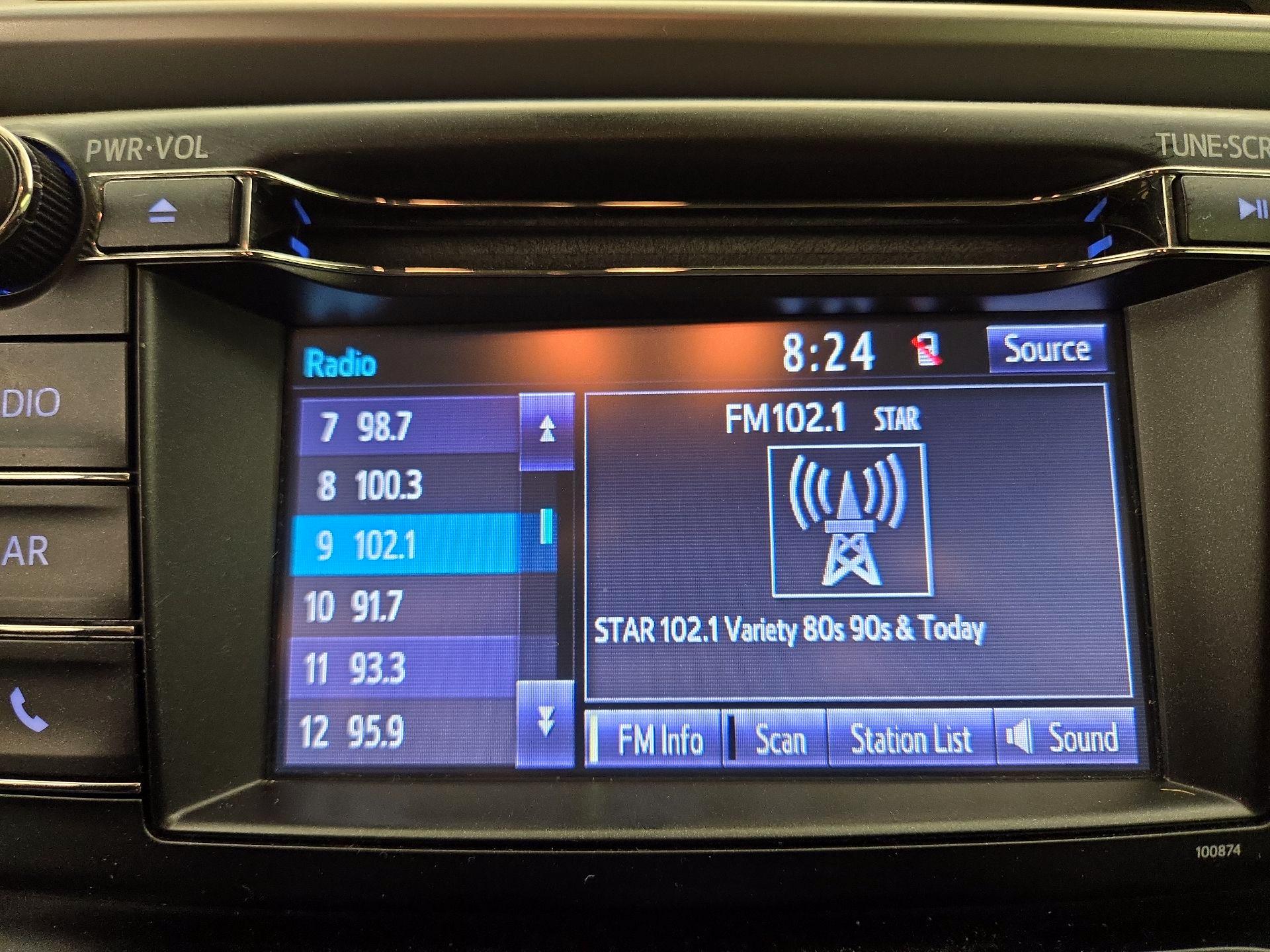 Thumbnail: 2018 Toyota RAV4 - 15