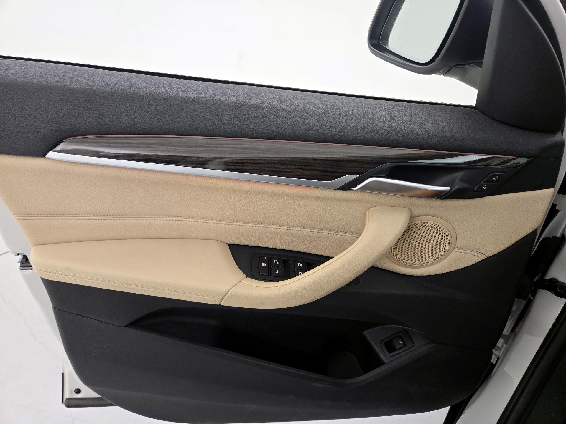 Thumbnail: 2018 BMW X1 - 12