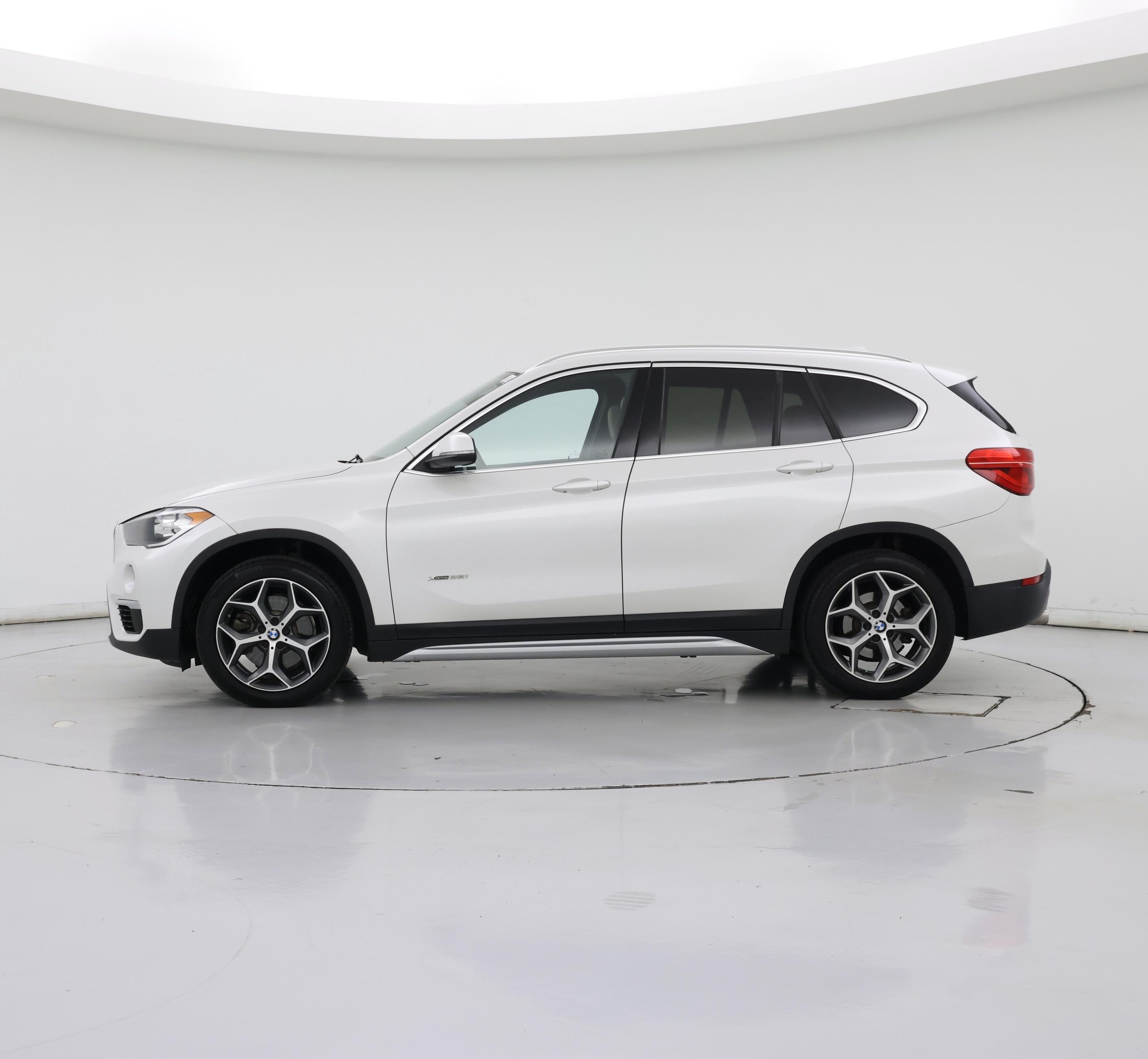 Thumbnail: 2018 BMW X1 - 3
