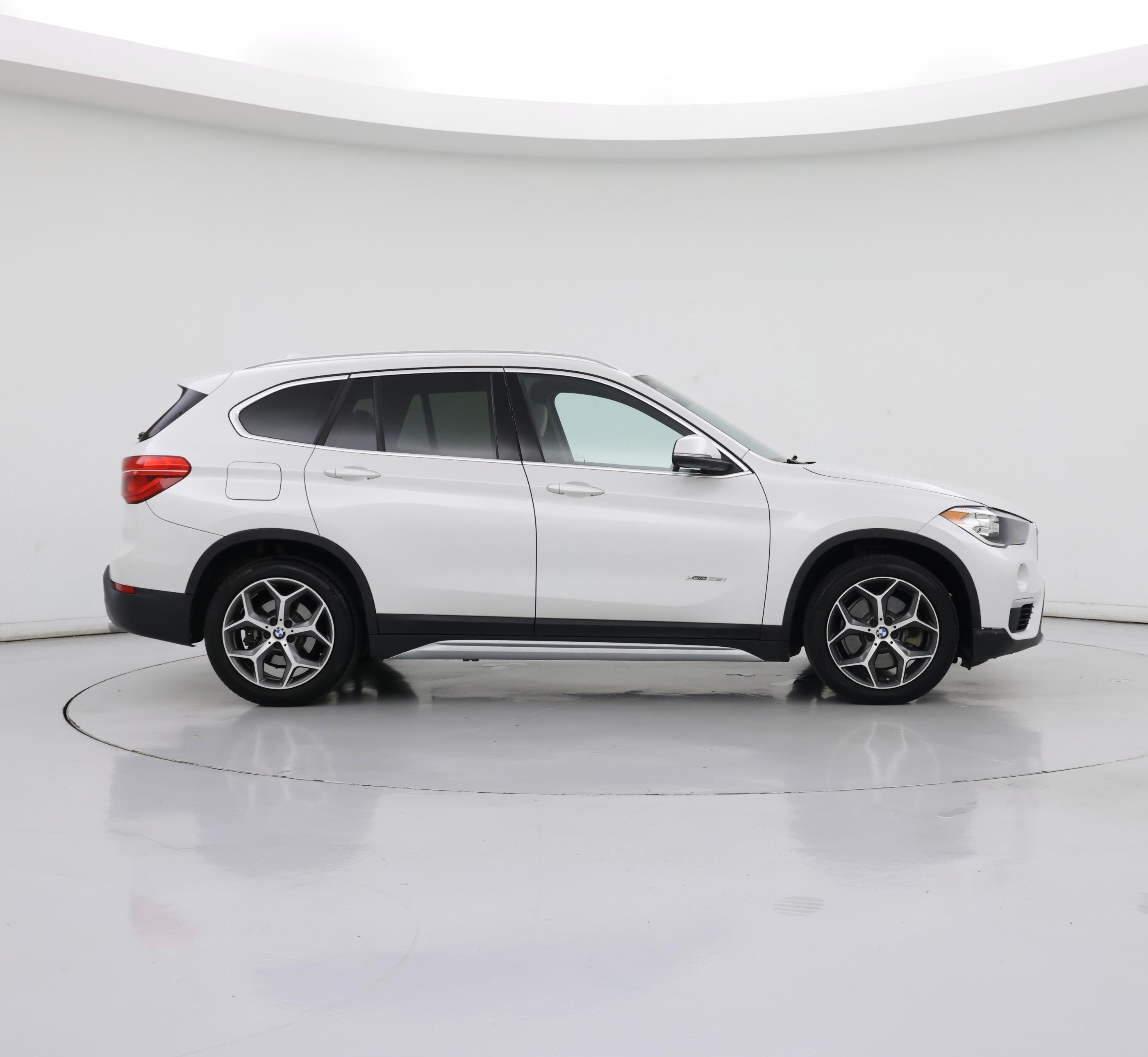 Thumbnail: 2018 BMW X1 - 7