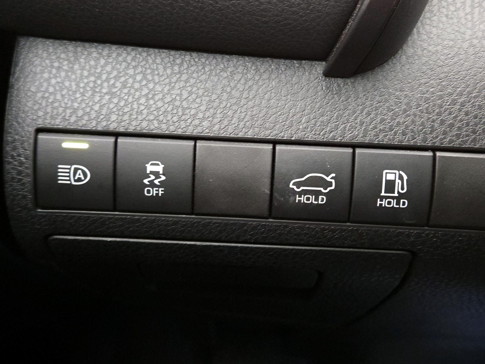 Thumbnail: 2020 Toyota Camry - 13