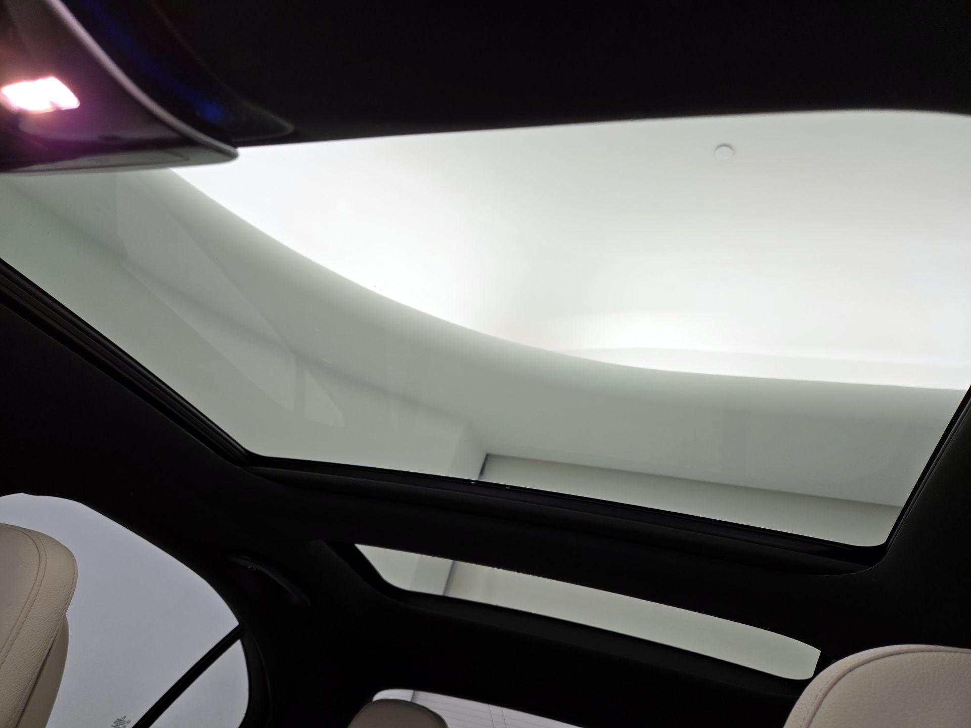 Thumbnail: 2022 Mercedes-Benz C-Class - 19