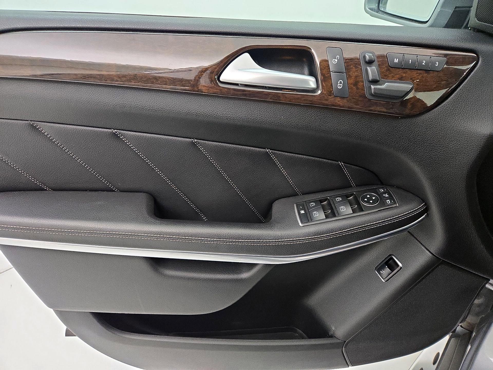 Thumbnail: 2014 Mercedes-Benz GL-Class - 12