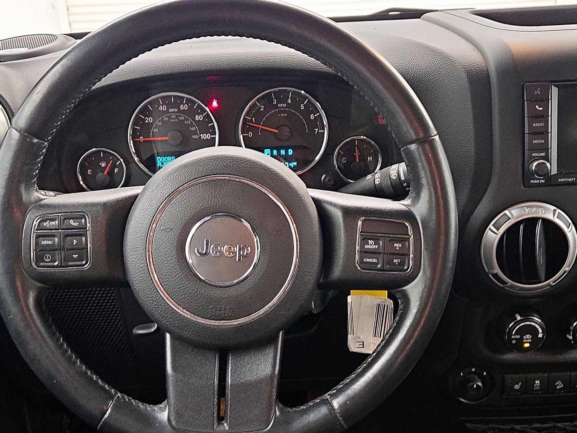 Thumbnail: 2016 Jeep Wrangler - 10